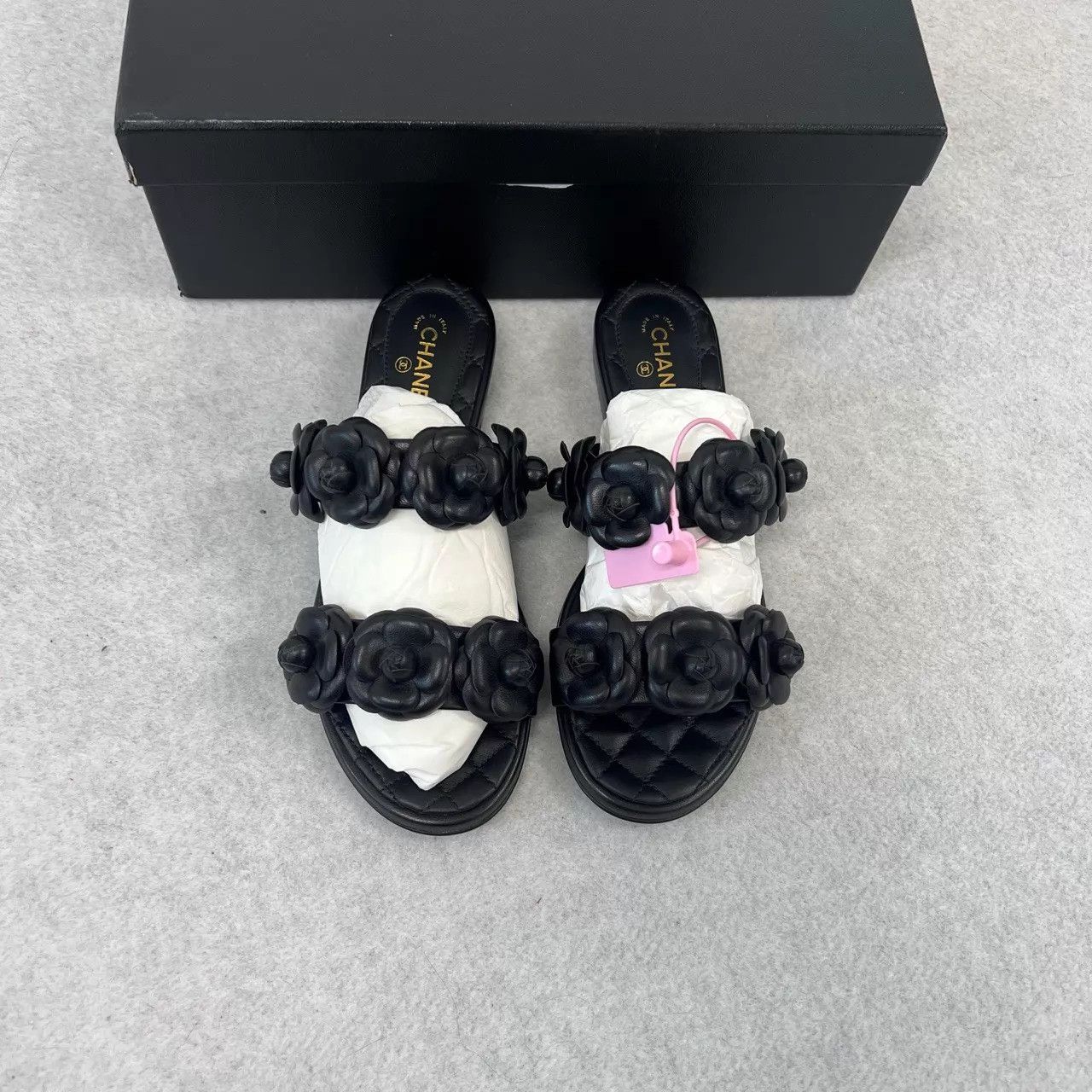 Chanel Chanel Camellia Quilted Slippers 35.5 99 New Size US 5 / IT 35 - 2 Thumbnail