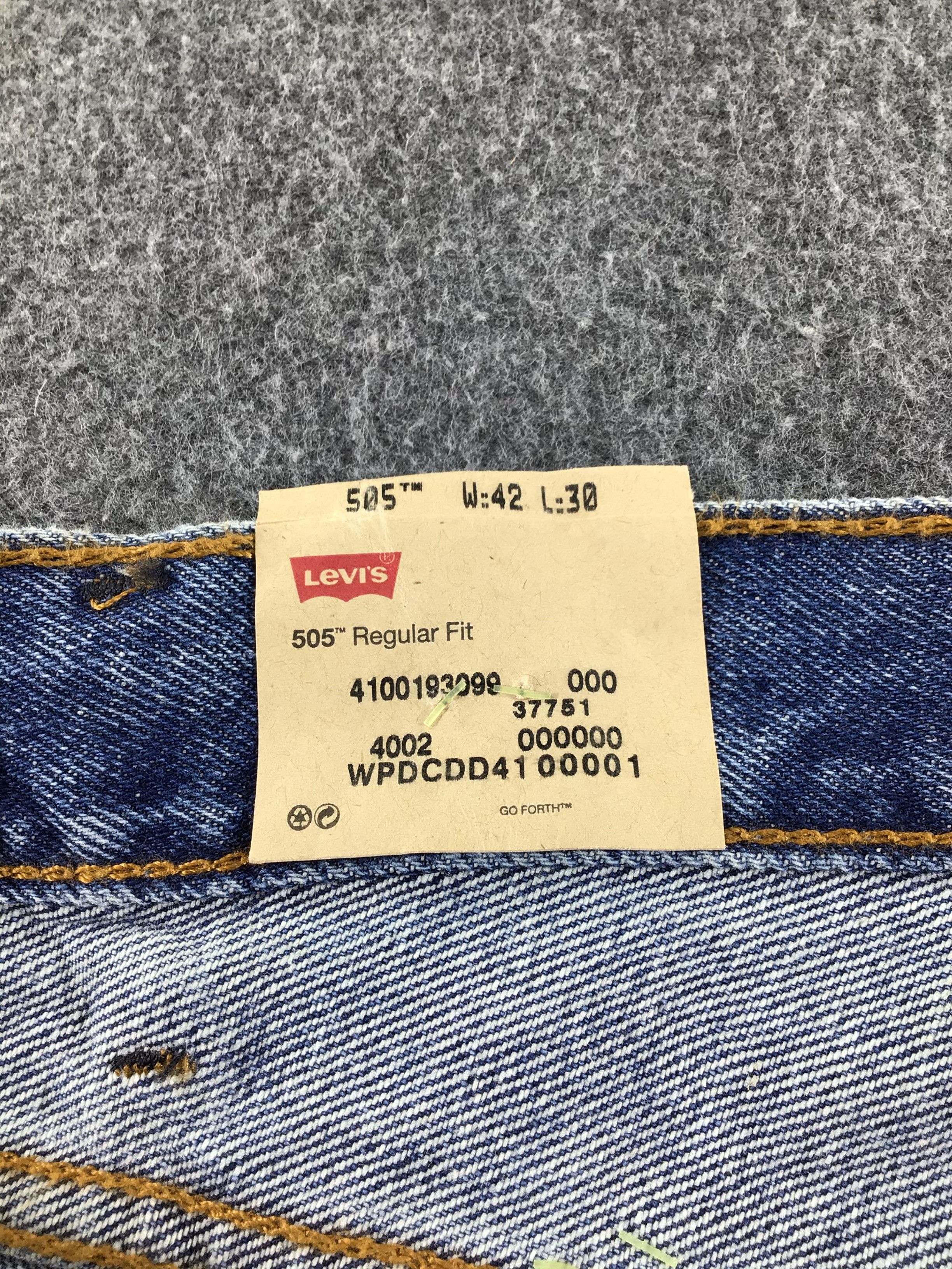 Levi's W45 NWT Vintage Levis 505 Jeans-J348 Size US 44 / EU 60 - 9 Thumbnail