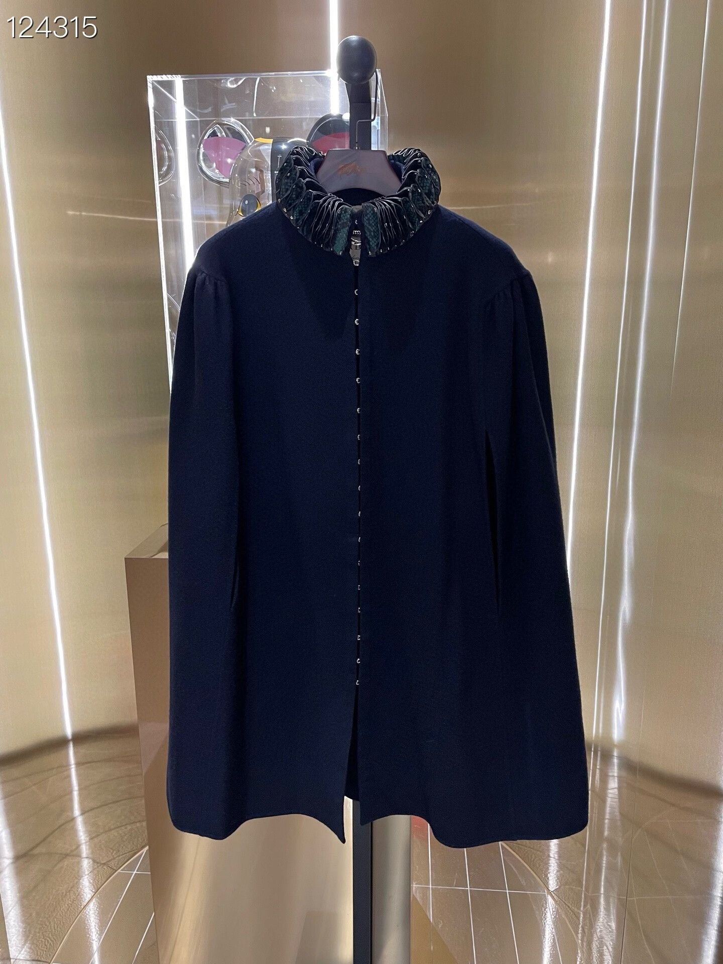 Burberry Burberry Snake Skin Collar Cashmere Cape Size M / US 6-8 / IT 42-44 - 1 Thumbnail