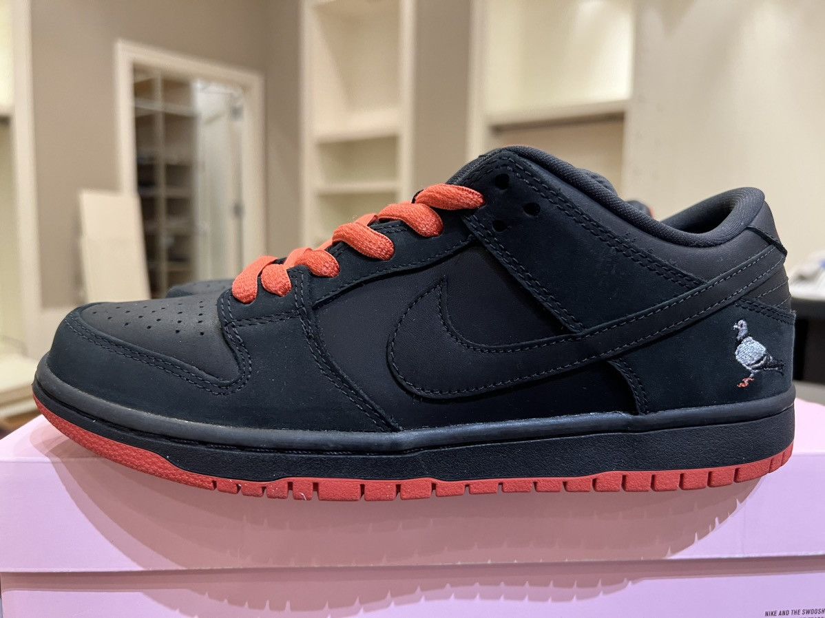 Nike Nike sb dunk low black pigeon Size US 8 / EU 41 - 2 Thumbnail