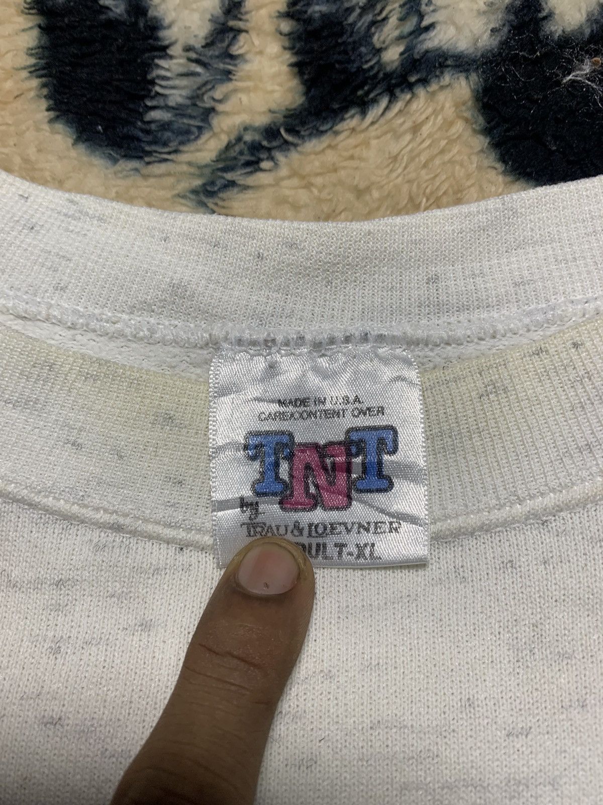NCAA 90s FIGHTING IRISH NOTRE DAME UNIVERSITY RARE DESIGN Size US XL / EU 56 / 4 - 6 Thumbnail