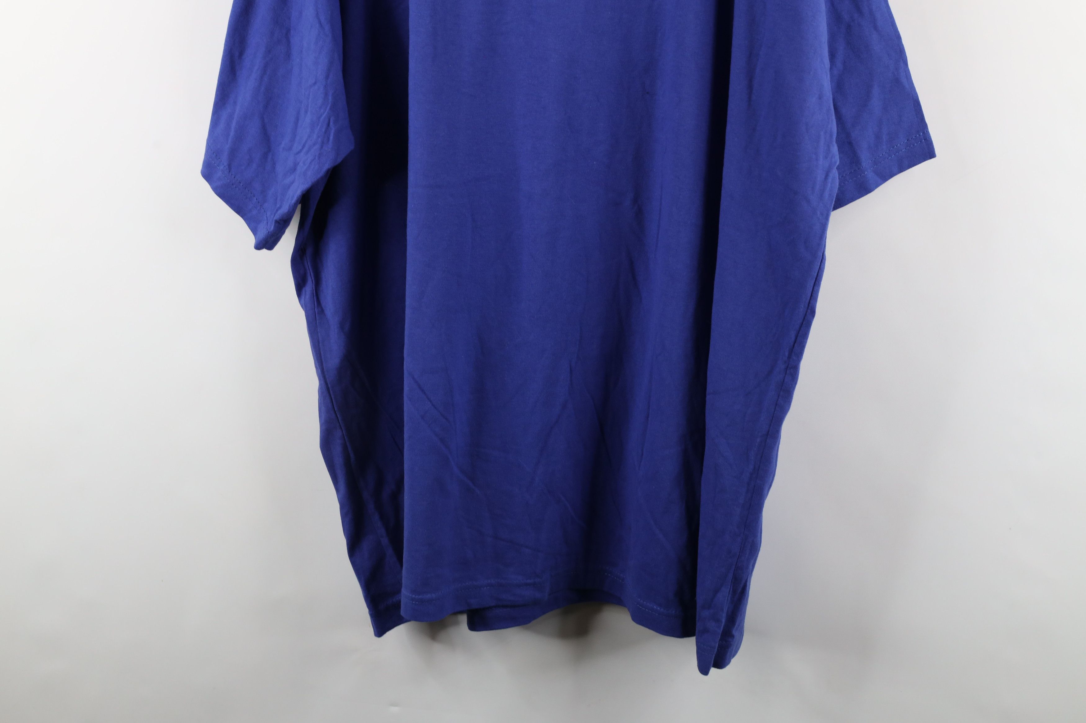 Vintage Deadstock Vintage 90s Streetwear Out Toronto Canada T-Shirt Size US XL / EU 56 / 4 - 10 Thumbnail