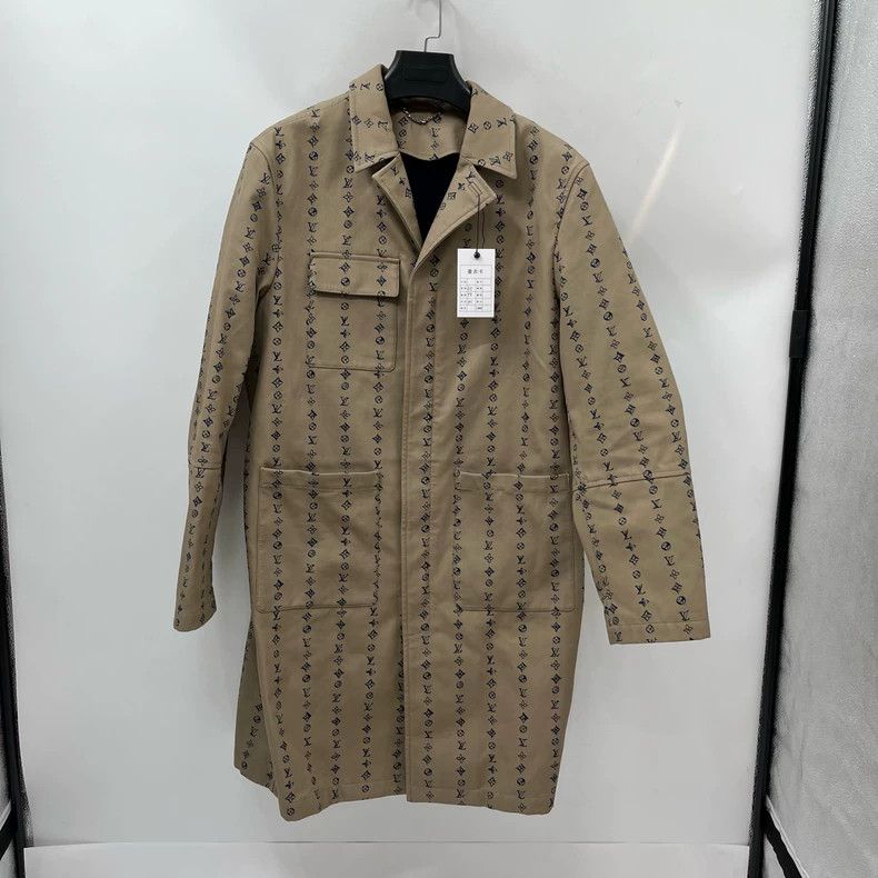 Louis Vuitton Louis Vuitton Brown nigo full-print logo coat Size US M / EU 48-50 / 2 - 1 Thumbnail