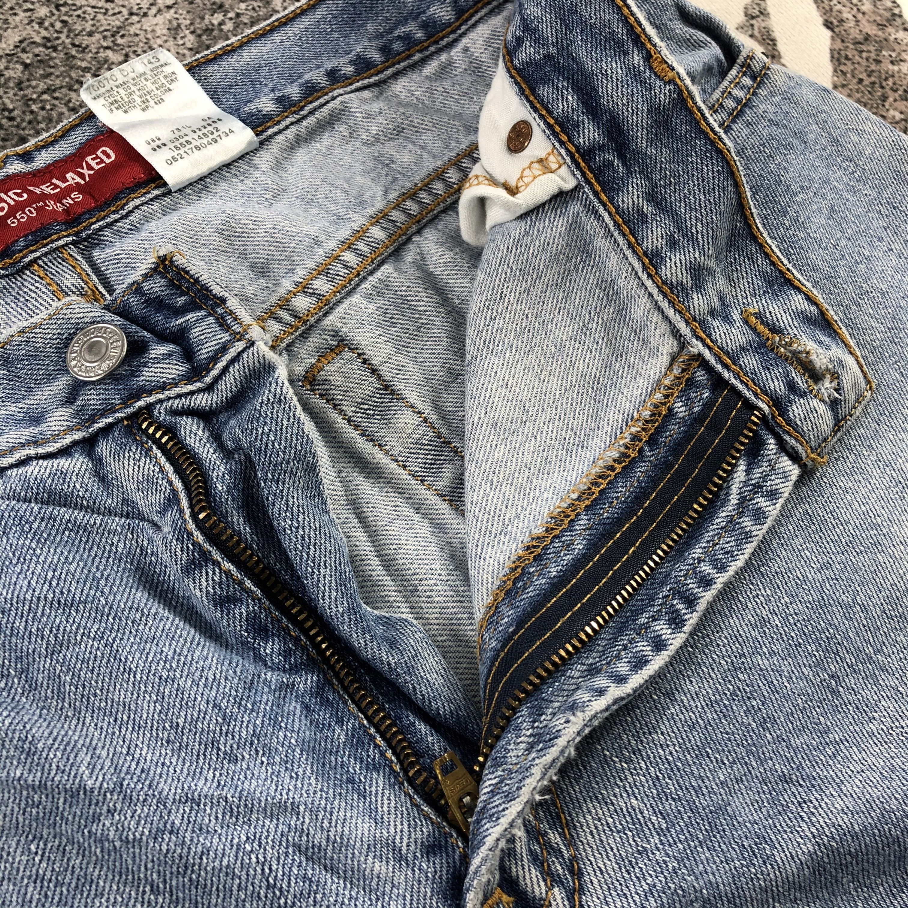Levi's Vintage Levis 550 Jeans Faded Blue Denim KJ847 Size 33" - 11 Thumbnail