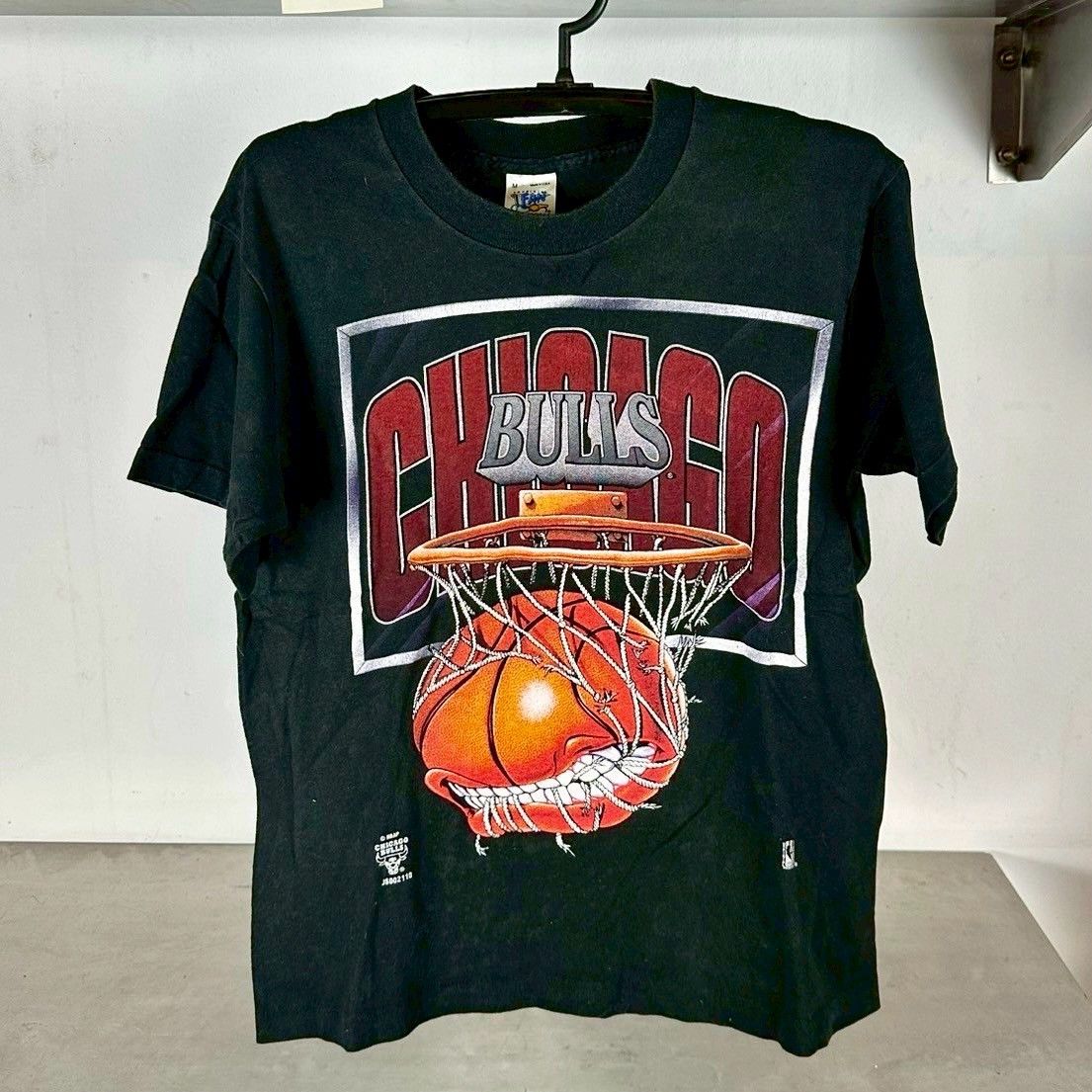Vintage Vintage 90s Chicago Bulls Basketball NBA T-shirt Size US M / EU 48-50 / 2 - 1 Thumbnail