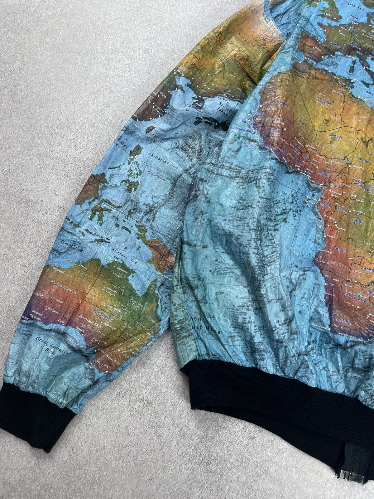 Vintage Vintage1998 World Map All Over Print Jacket Kurt Cobain Size US XL / EU 56 / 4 - 13 Thumbnail
