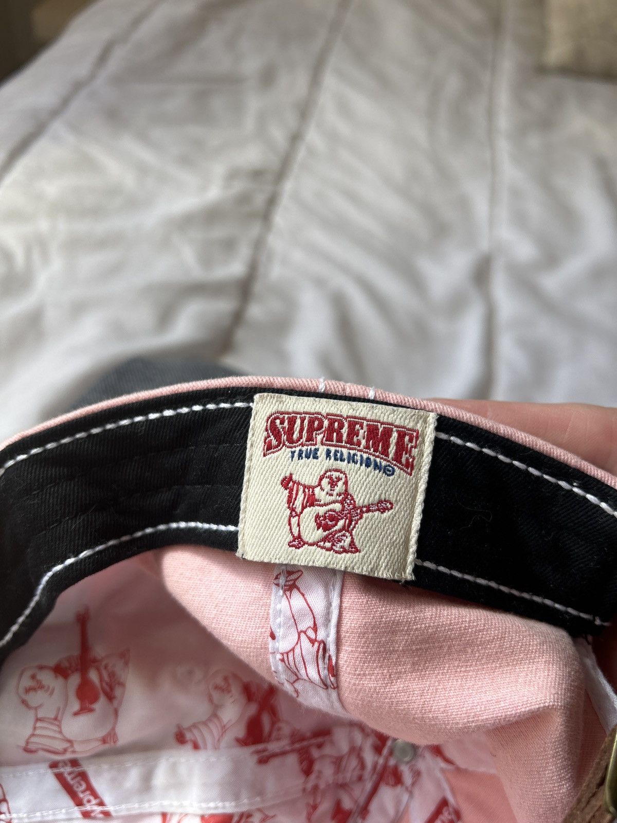 Supreme × True Religion Supreme true religion 6 pannel in pink Size ONE SIZE - 4 Thumbnail