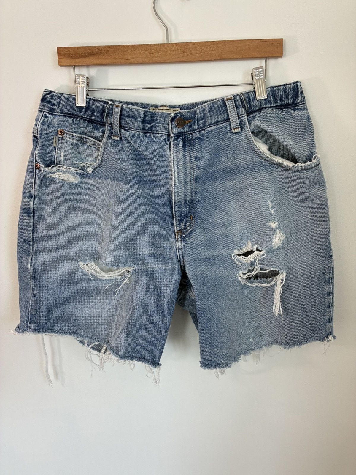Vintage Thrashed Vintage Sun Faded Cut Off Denim Jean Shorts Size US 36 / EU 52 - 1 Thumbnail