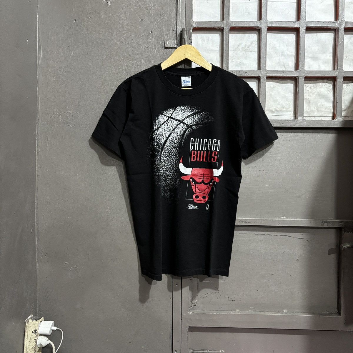 Salem Sportswear Vtg Chicago Bulls Salem Tag Size US L / EU 52-54 / 3 - 1 Thumbnail