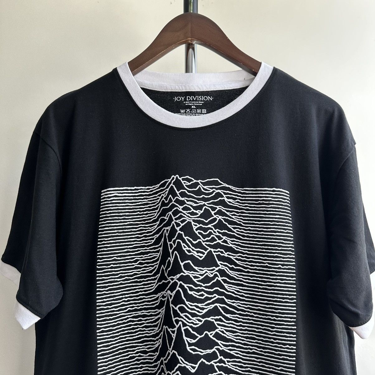 Joy Division JOY DIVISION UNKNOWM PLEASURES BAND TEE Size US XL / EU 56 / 4 - 3 Thumbnail