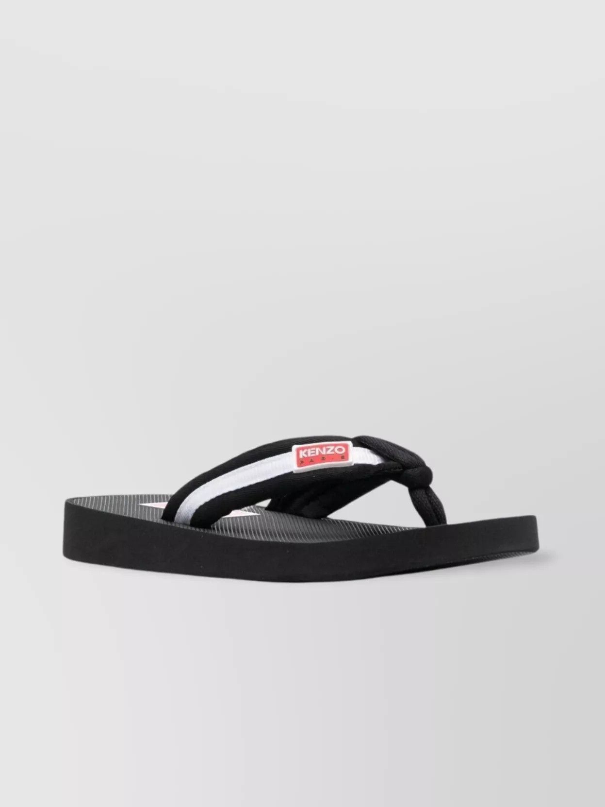 o1y1025 Slippers in Black/White