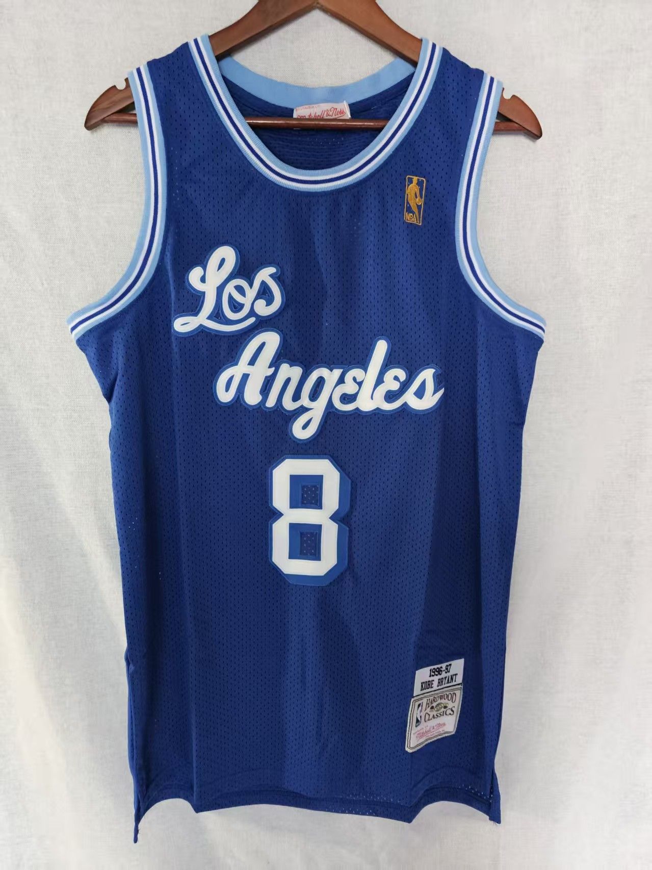 NBA Vintage Laker 8 Kobe Bryant Jersey Size US S / EU 44-46 / 1 - 1 Thumbnail