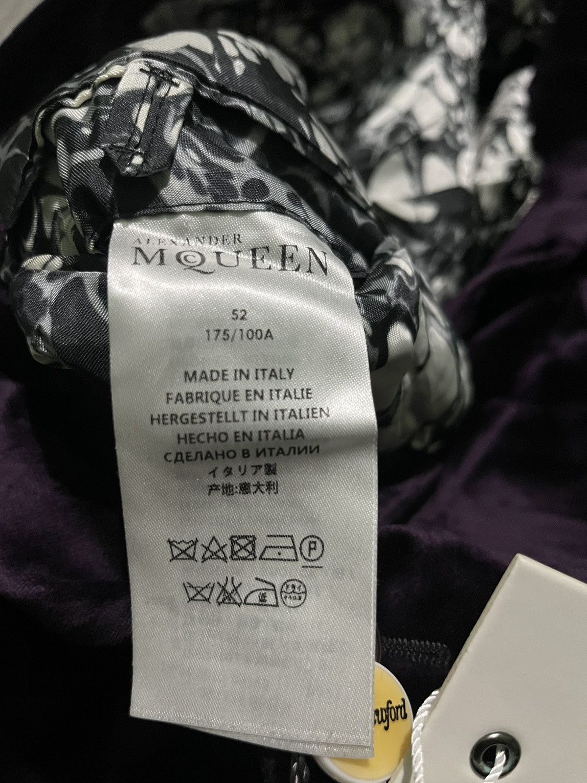 Alexander McQueen Brand New Alexander McQueen Velvet Blazer Size 52R - 9 Thumbnail