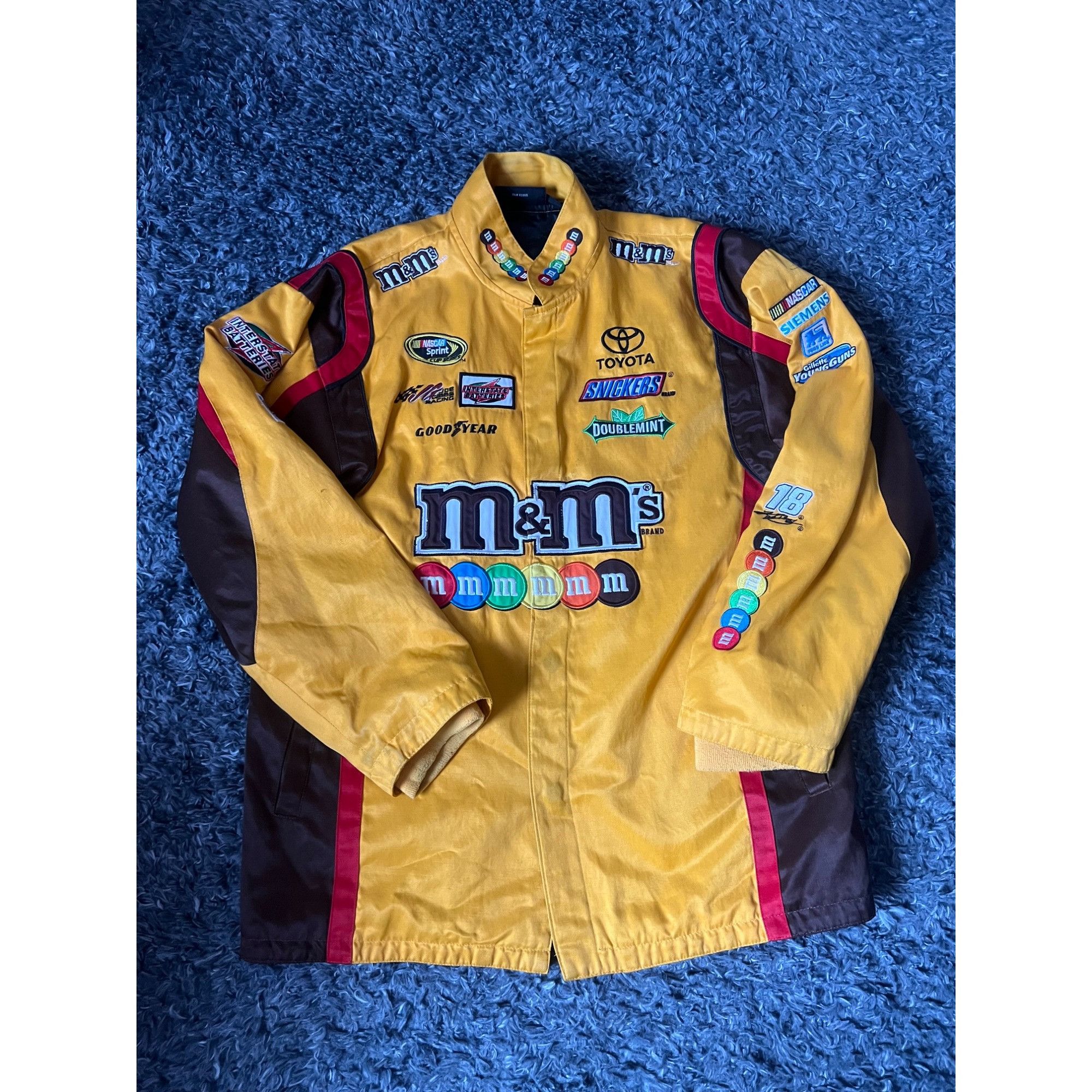 Vintage NASCAR Kyle Busch M&M’s Chase Authentics Yellow Jack