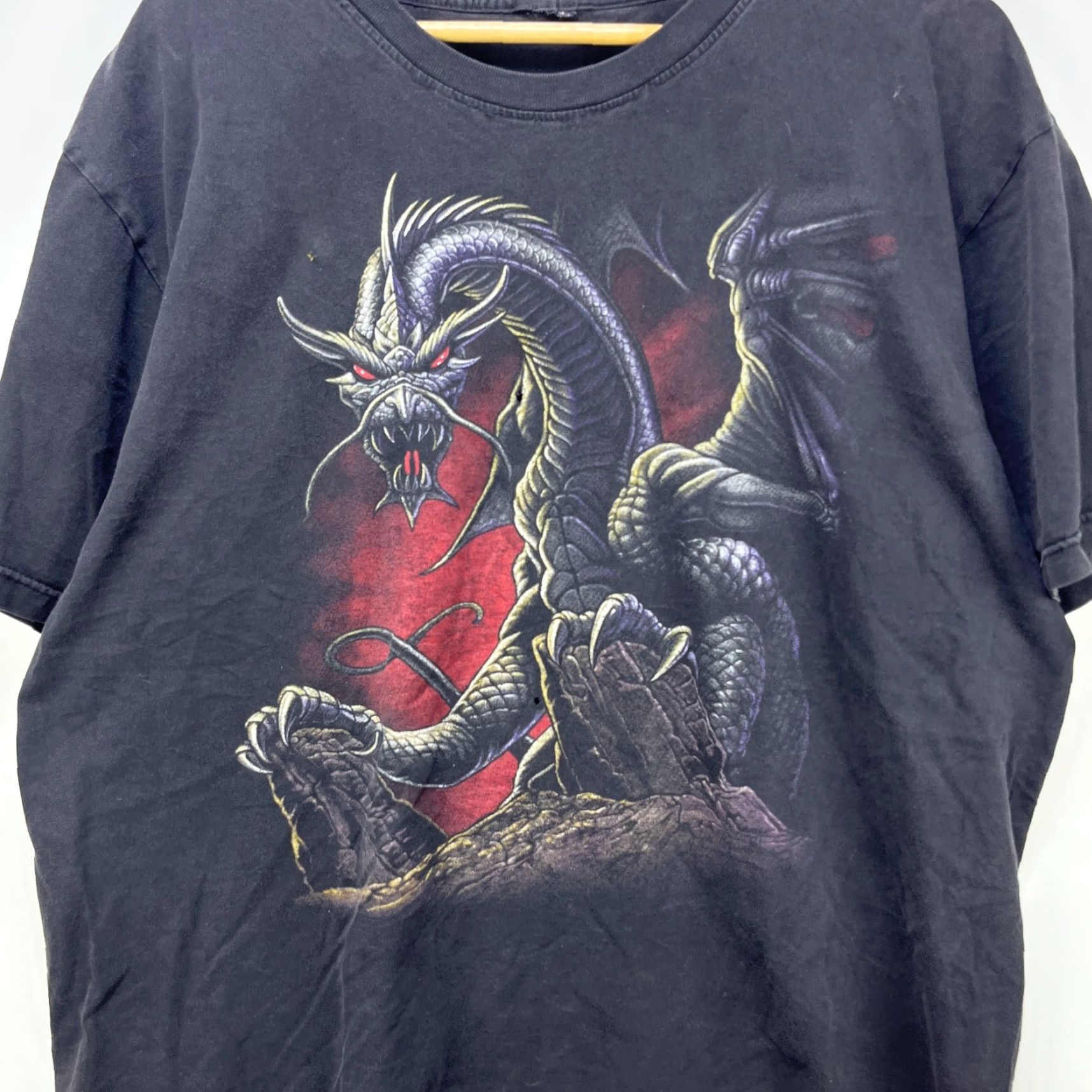Vintage VINTAGE Dragon Sun Faded Art T-Shirt 2XL Black Men Short Sleeve T-Shirt Dragon Sun Faded Art Vintage 2XL Mens Shirts Size US XXL / EU 58 / 5 - 2 Thumbnail