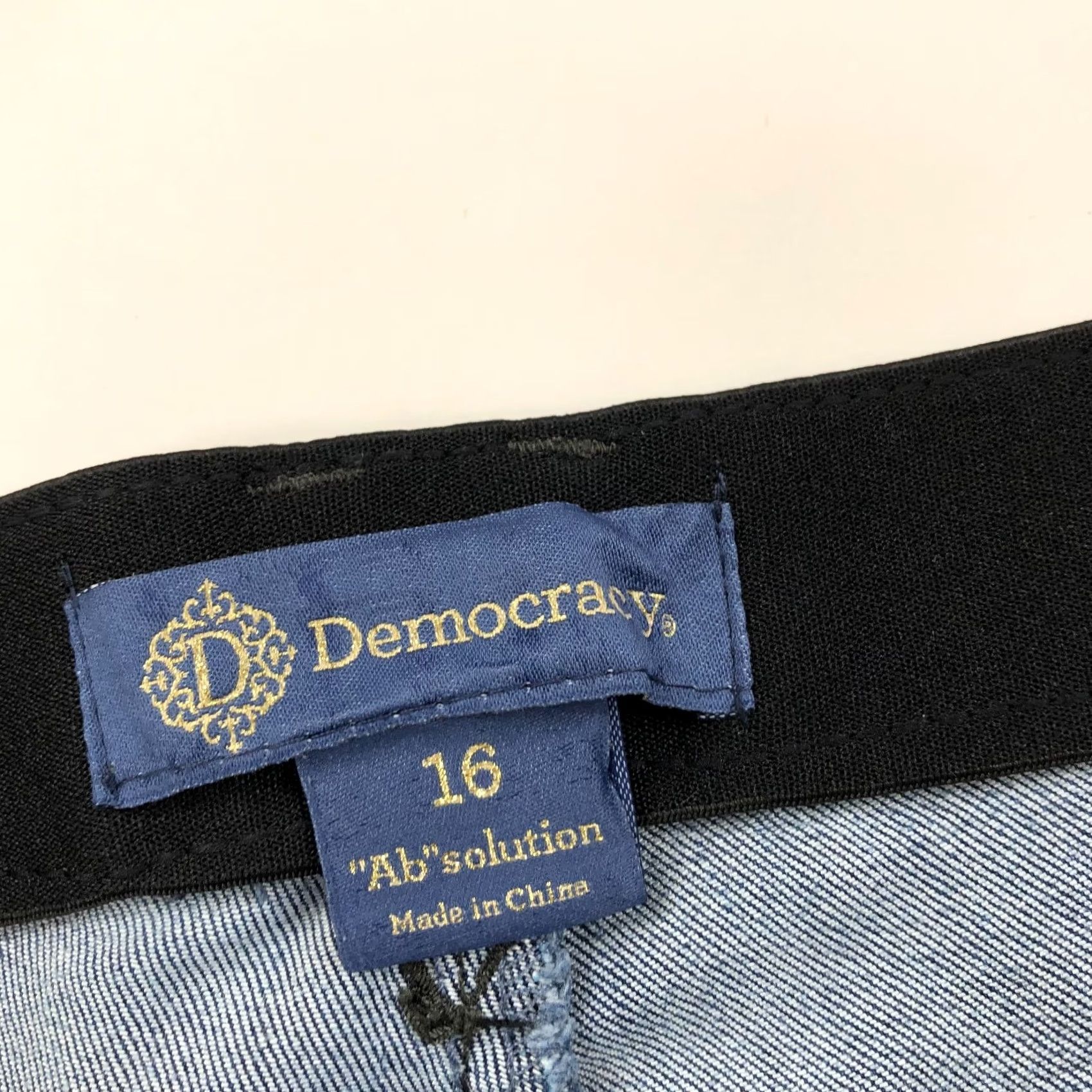 Vintage Democracy Jeans 16 Mid Rise 36W 29L Blue Regular Women Denim 5-Pocket Inseam 29" Belt Loops Cap Back Front Pockets Stretch No Holes Stain N/A Size 38" / US 16 / IT 52 - 7 Thumbnail