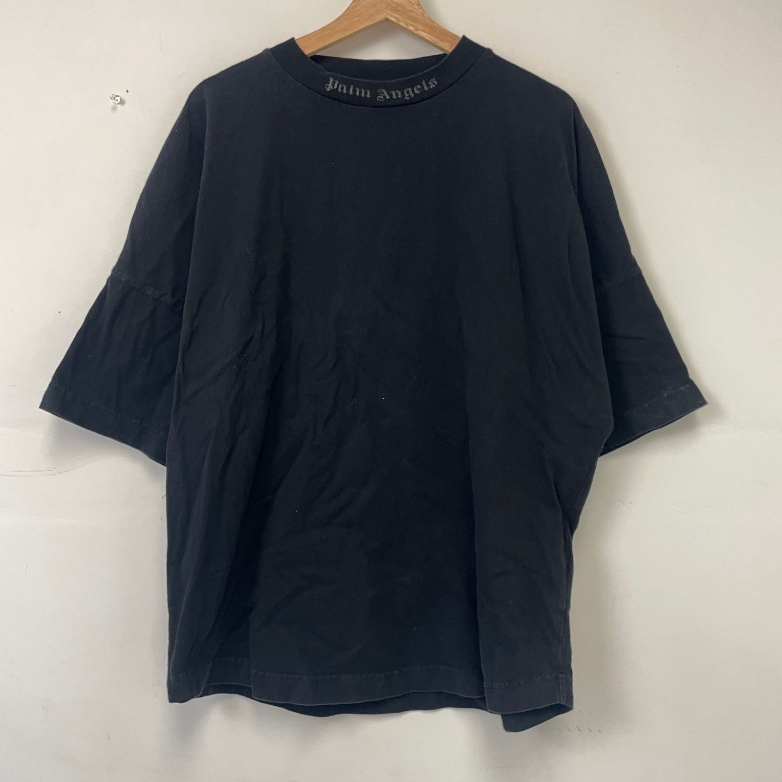 Palm angels curved back print collar logo tee
