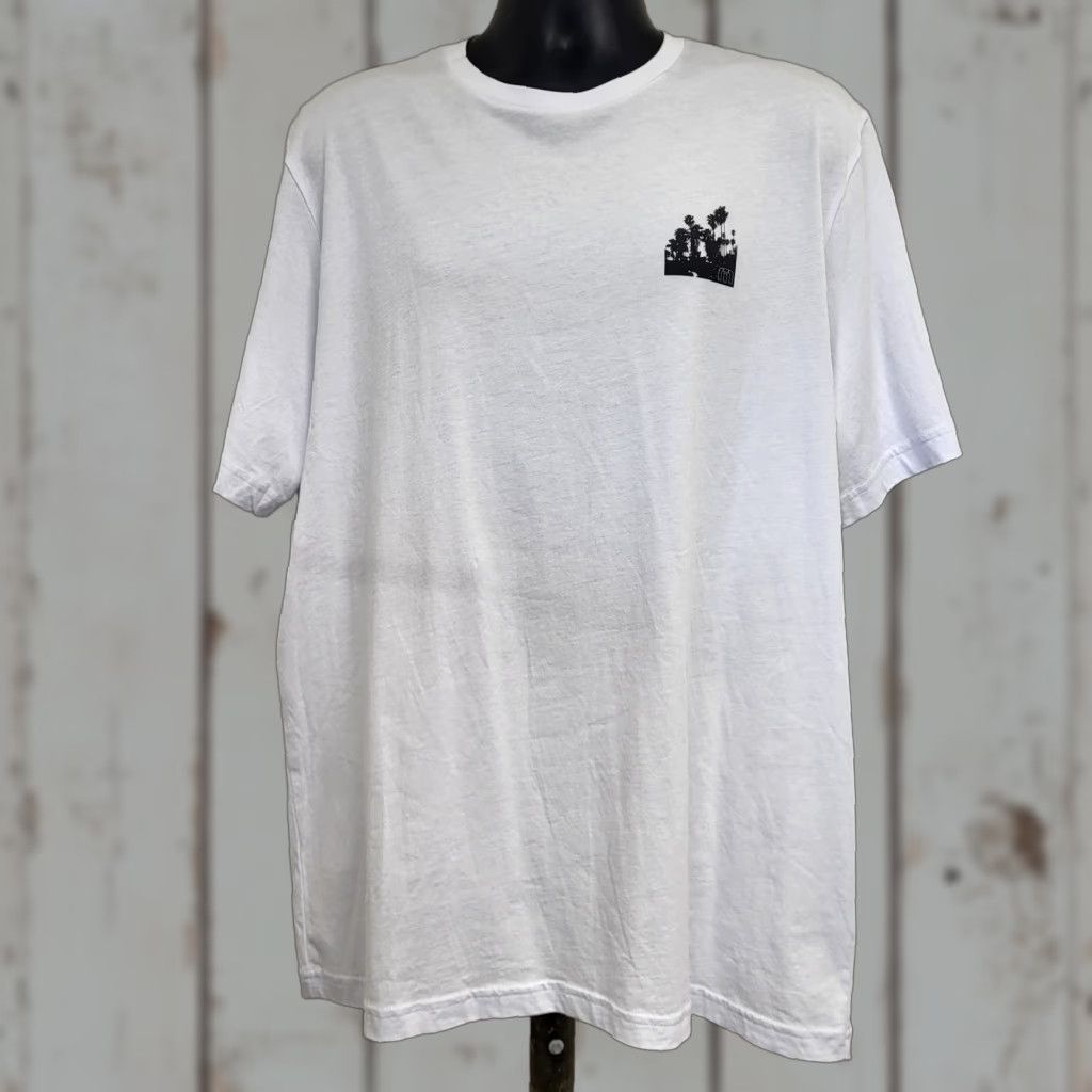 Travis Mathew T-Shirt Men's XXL White Jurassic Canyon Graphic Golf Short Sleeve Shirt Mens White Travis Mathew T-Shirt Short Sleeve Golf Graphic