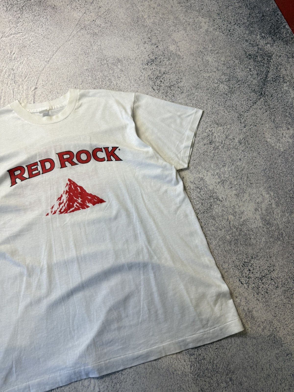 Vintage Vintage Red Rock Tee IT'S NOT RED AND THERE'S NO ROCKS IN IT Size US L / EU 52-54 / 3 - 7 Thumbnail