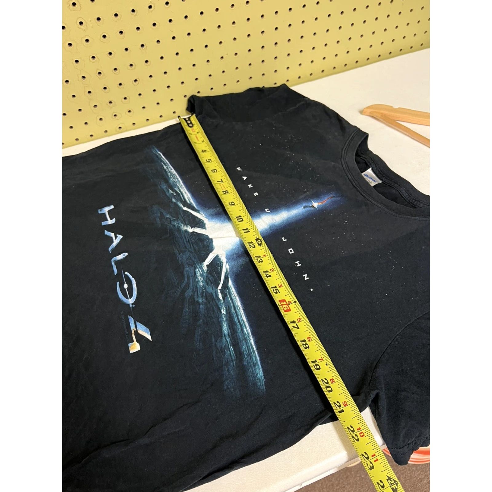 Gildan **2012 Halo 4 Men's Large Black Space Graphic T-Shirt** User: **2012 Halo 4 Men's Large Black Space Graphic T-Shirt** Size US L / EU 52-54 / 3 - 7 Thumbnail