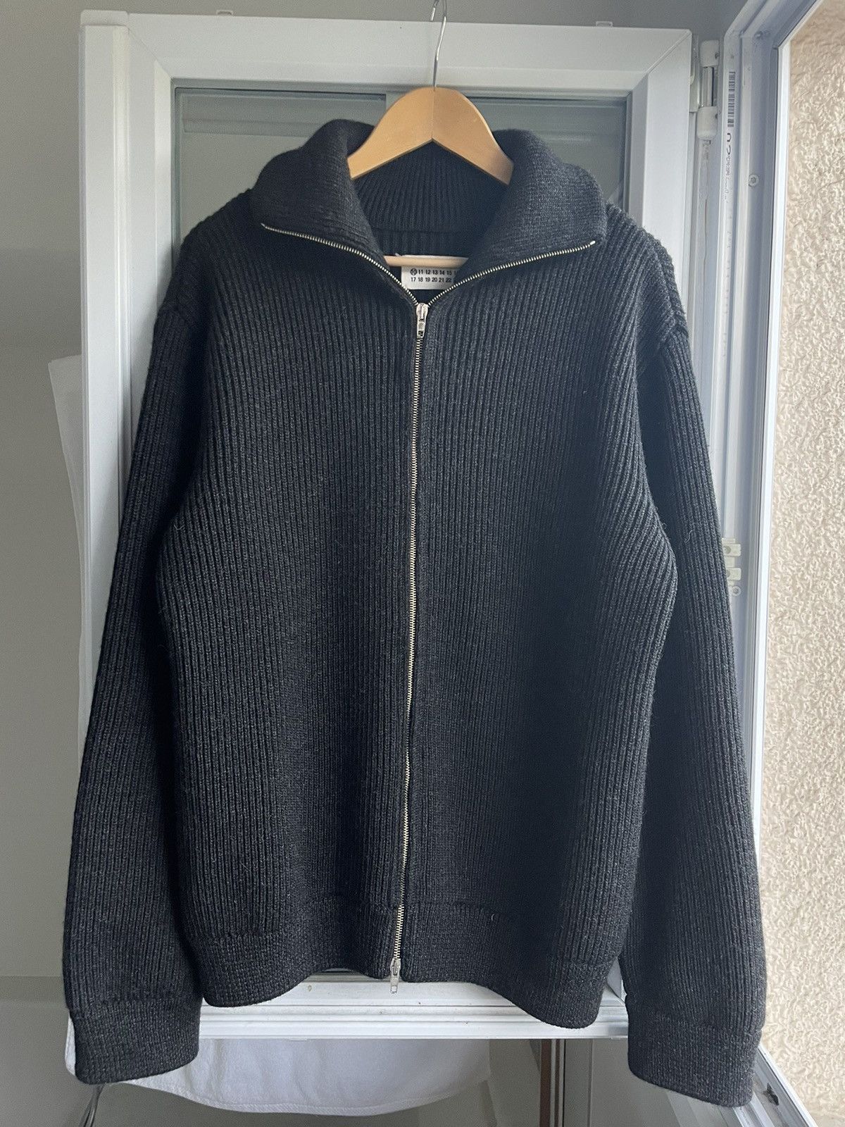 MARTIN MARGIELA WHITE LABEL 'MISS DEANNA' WOOL CARDY