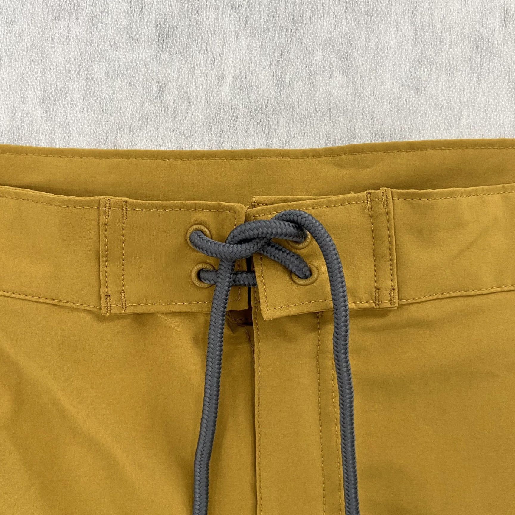Duluth Trading Company Duluth Trading Shorts Board Shorts Mens 40 Yellow Bull Moose Flex 9" Quick Dry NEW Size US 40 / EU 56 - 6 Thumbnail