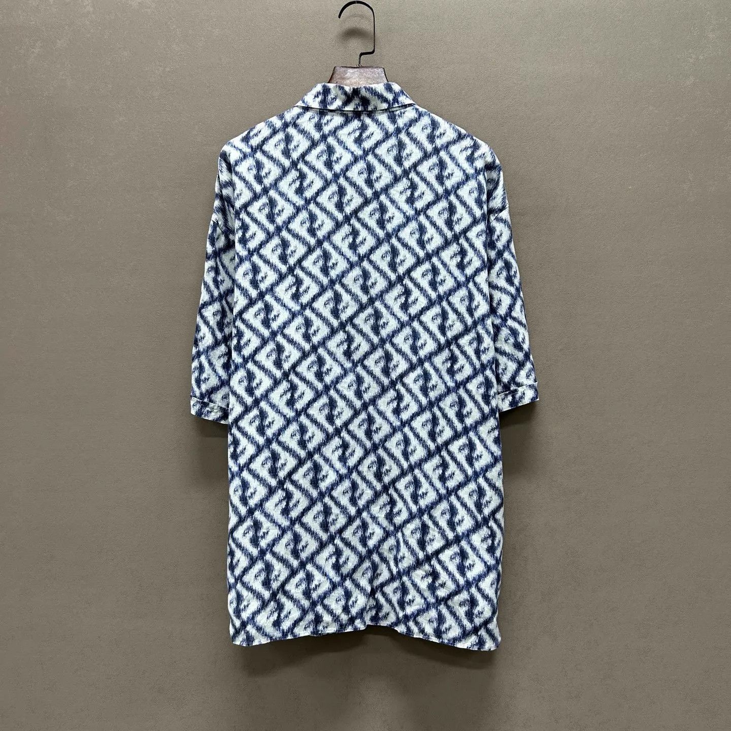 Fendi Fendi New Full Logo Short Sleeve Shirt 40 Size US M / EU 48-50 / 2 - 2 Thumbnail