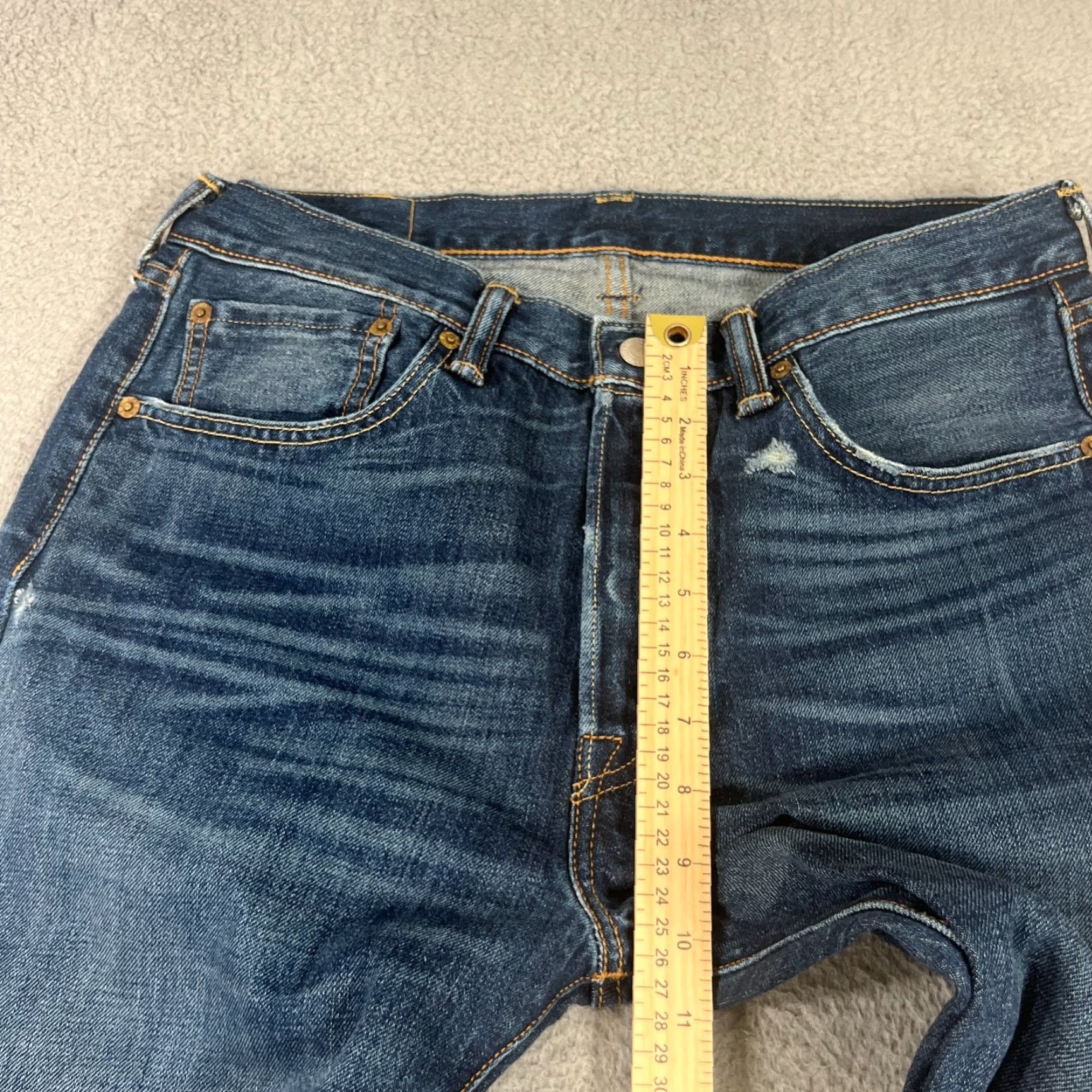 Levi's VINTAGE Levi's 501 Jeans Men 32x30 Straight Denim Dark Blue Button Fly Grunge 90s Size US 32 / EU 48 - 4 Thumbnail