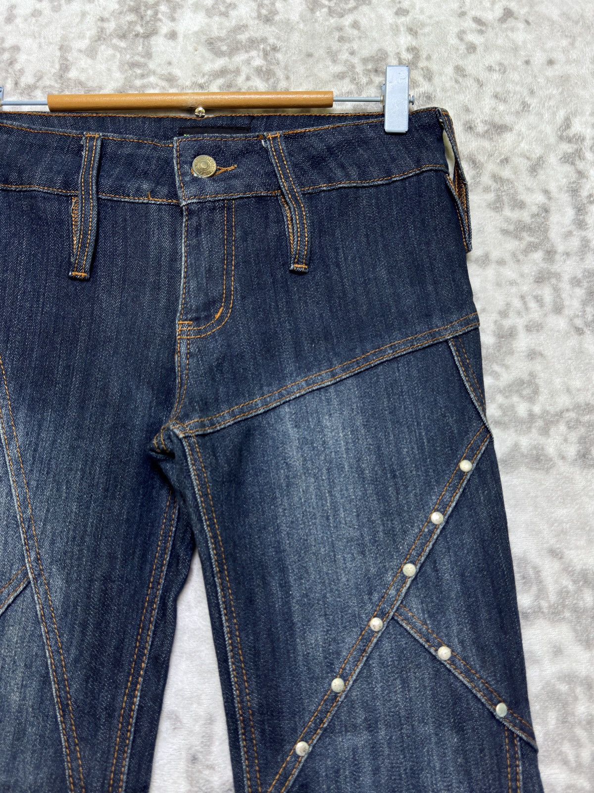 Japanese Brand Wink Wink Y2K Reconstructed Flared Denim Studded Low Rise Size 28" / US 6 / IT 42 - 5 Thumbnail