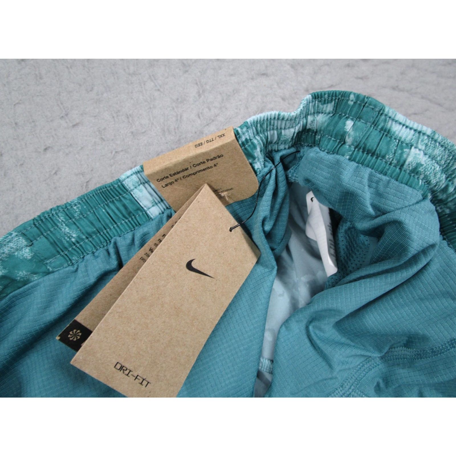 Nike Nike Dri-FIT Running Shorts Mens 2XL Green Spotted 4" Standard Fit DV9272-379 Size US 39 - 6 Thumbnail