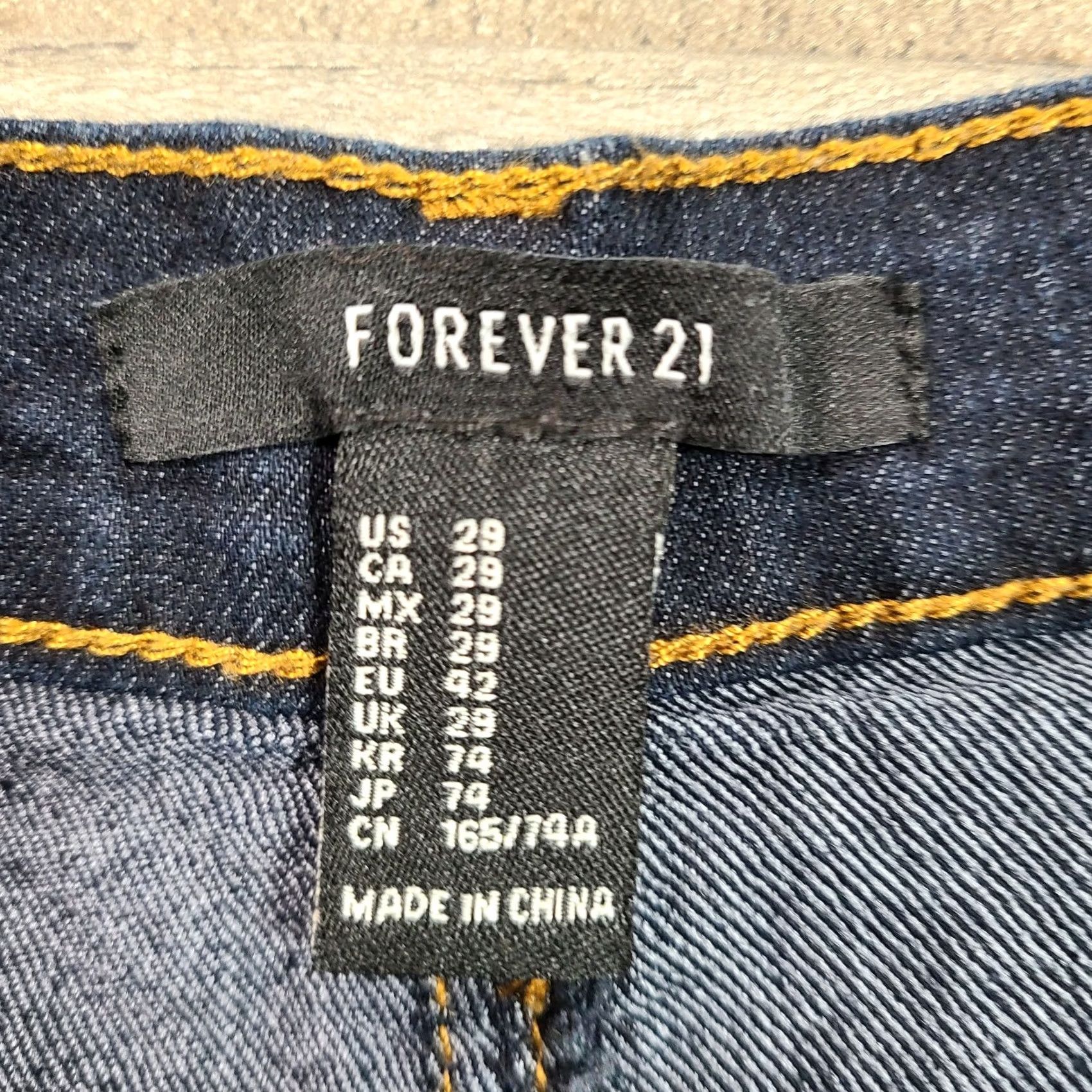 Forever 21 FOREVER 21 Women Dark Blue Denim Mom Jean Shorts Size 29 Regular Solid High Rise Size 29" - 3 Thumbnail