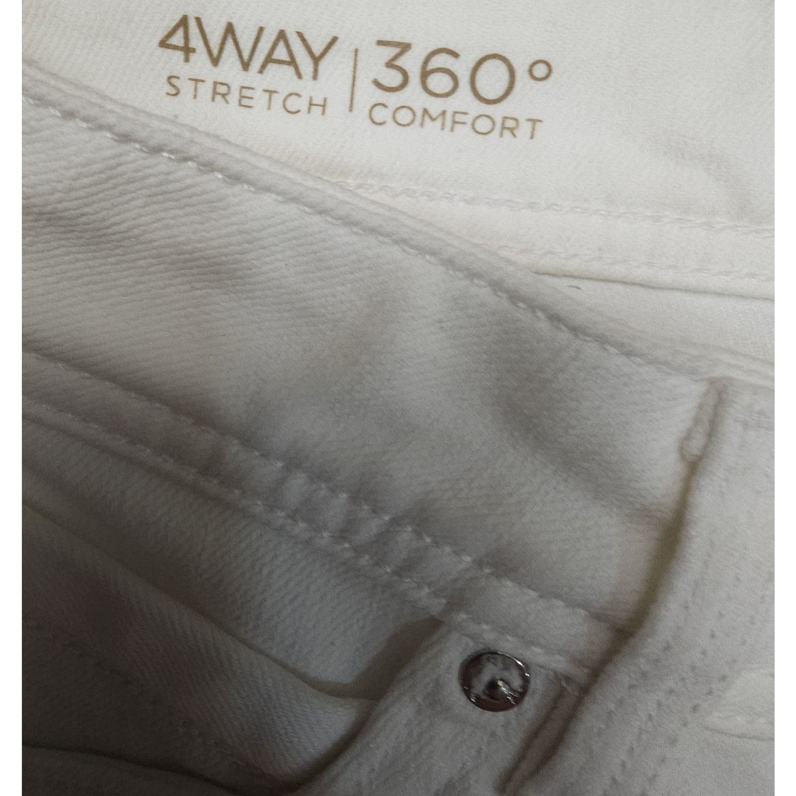 DL1961 DL1961 "Joy" 4 Way 360 High Rise Flare Jeans White Size 24 Size 24" / US 00 / IT 34 - 10 Thumbnail