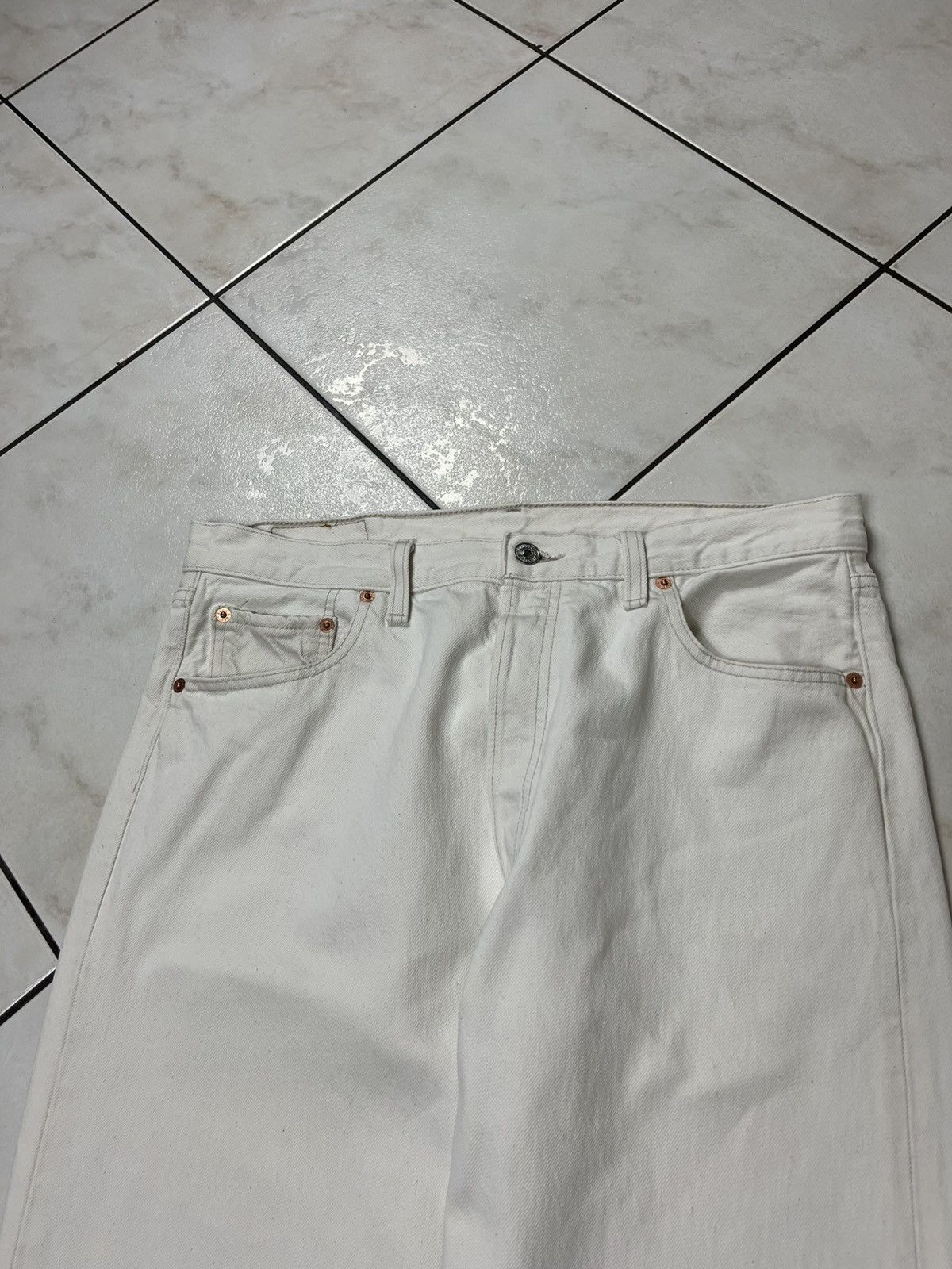 Levi's × Levi's Vintage Clothing × Vintage Vintage 501 90s Levi’s white denim jeans pants Size US 36 / EU 52 - 3 Thumbnail