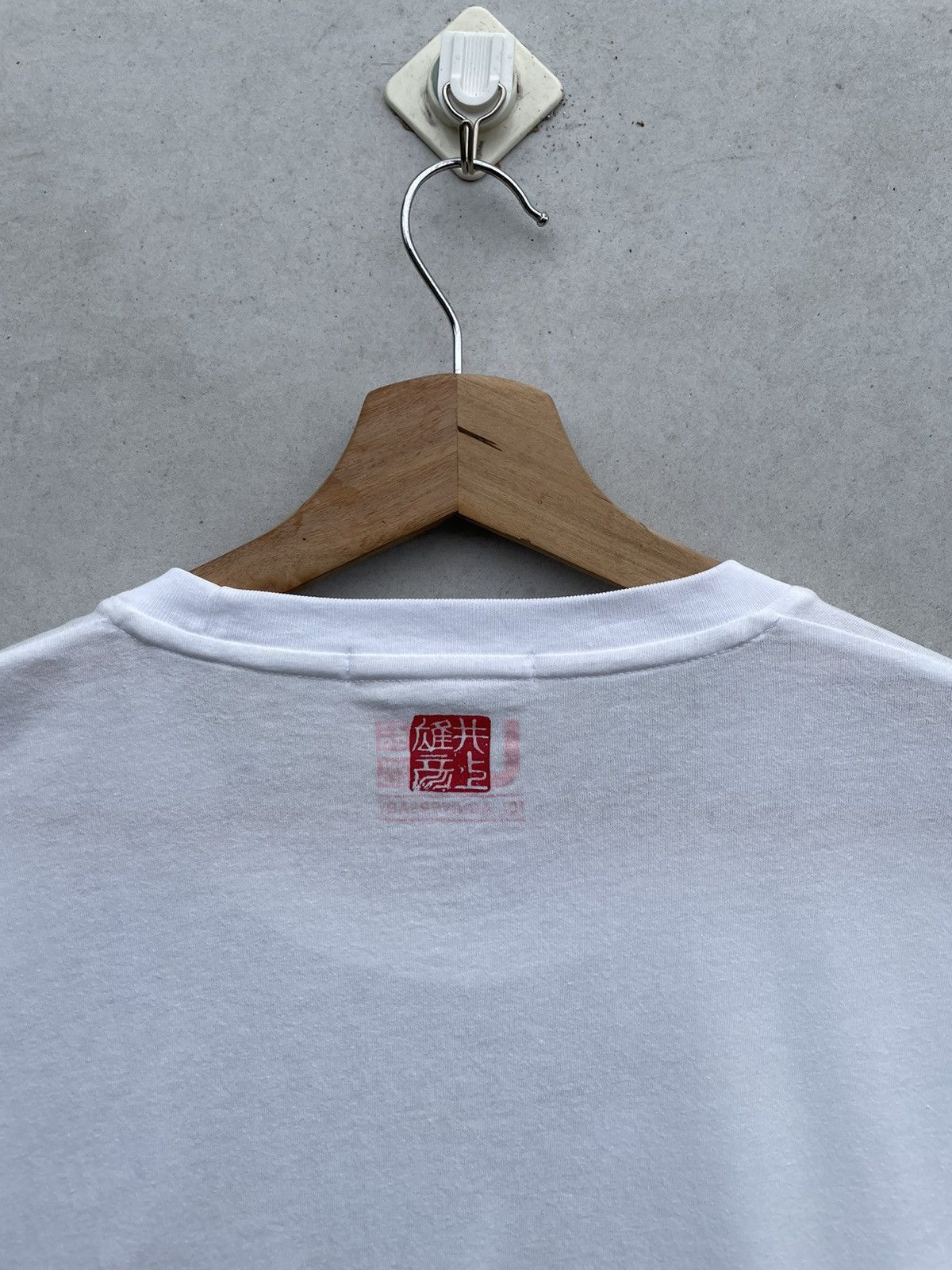 Anime RARE🔥 2005 VAGABOND UNIQLO - Takehiko Inoue Tee Size US M / EU 48-50 / 2 - 3 Thumbnail