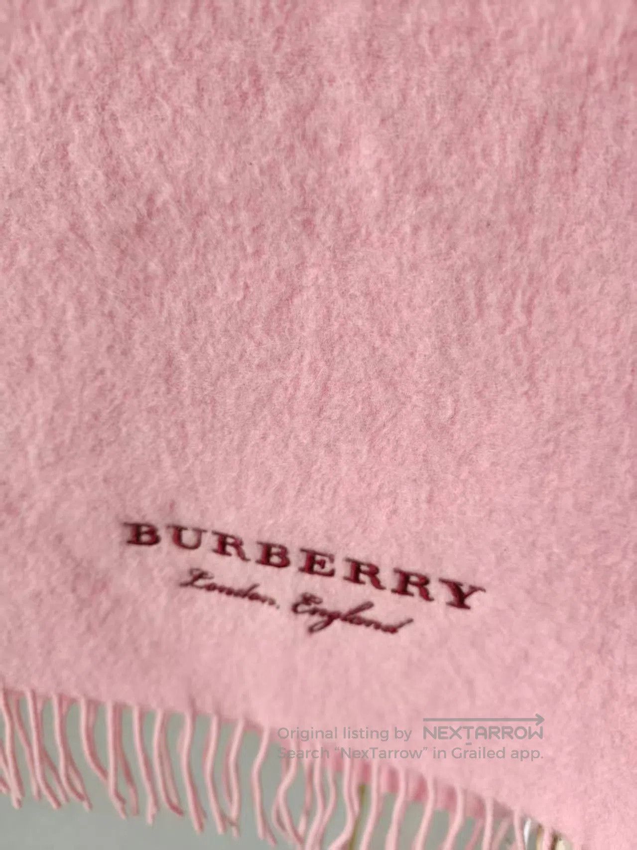 Burberry Burberry Authentic Scarf. Size ONE SIZE - 2 Thumbnail