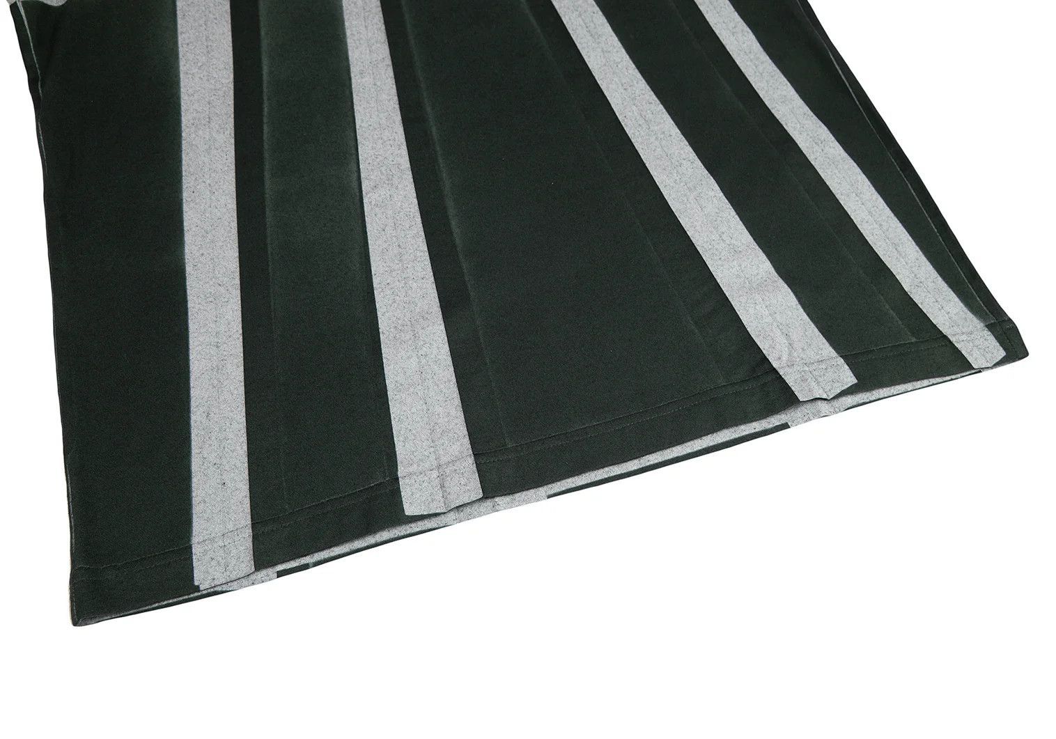 Issey Miyake Pleated Stripe Print T-Shirt in Dark Green Size US XL / EU 56 / 4 - 8 Thumbnail