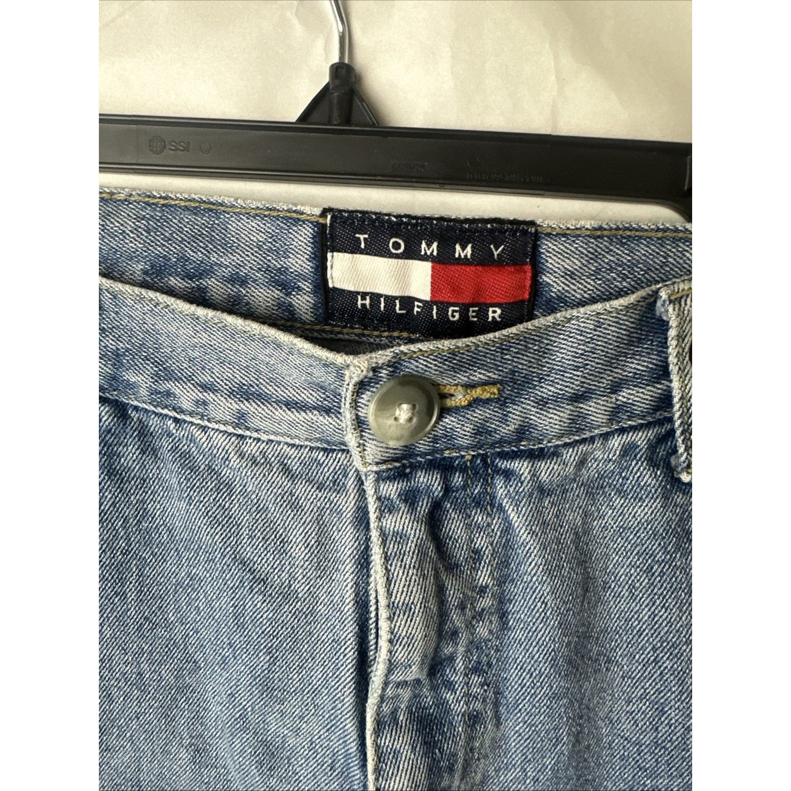 Tommy Hilfiger Vintage Tommy Hilfiger Jeans Sz 34 Light Wash Tapered Size US 34 / EU 50 - 2 Thumbnail