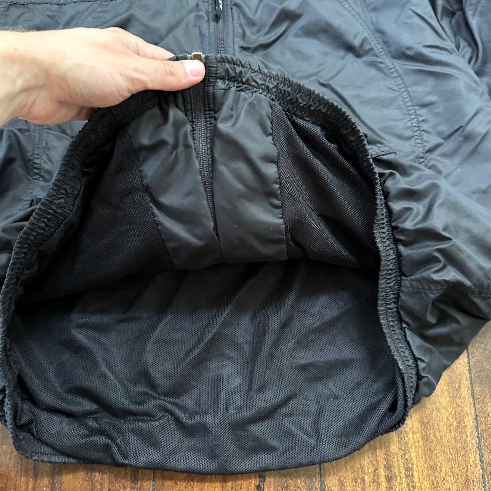 Nike VTG Nike Windbreaker Track Jacket XL Black Basic Simple Flaws Has 90s Size US XL / EU 56 / 4 - 5 Thumbnail