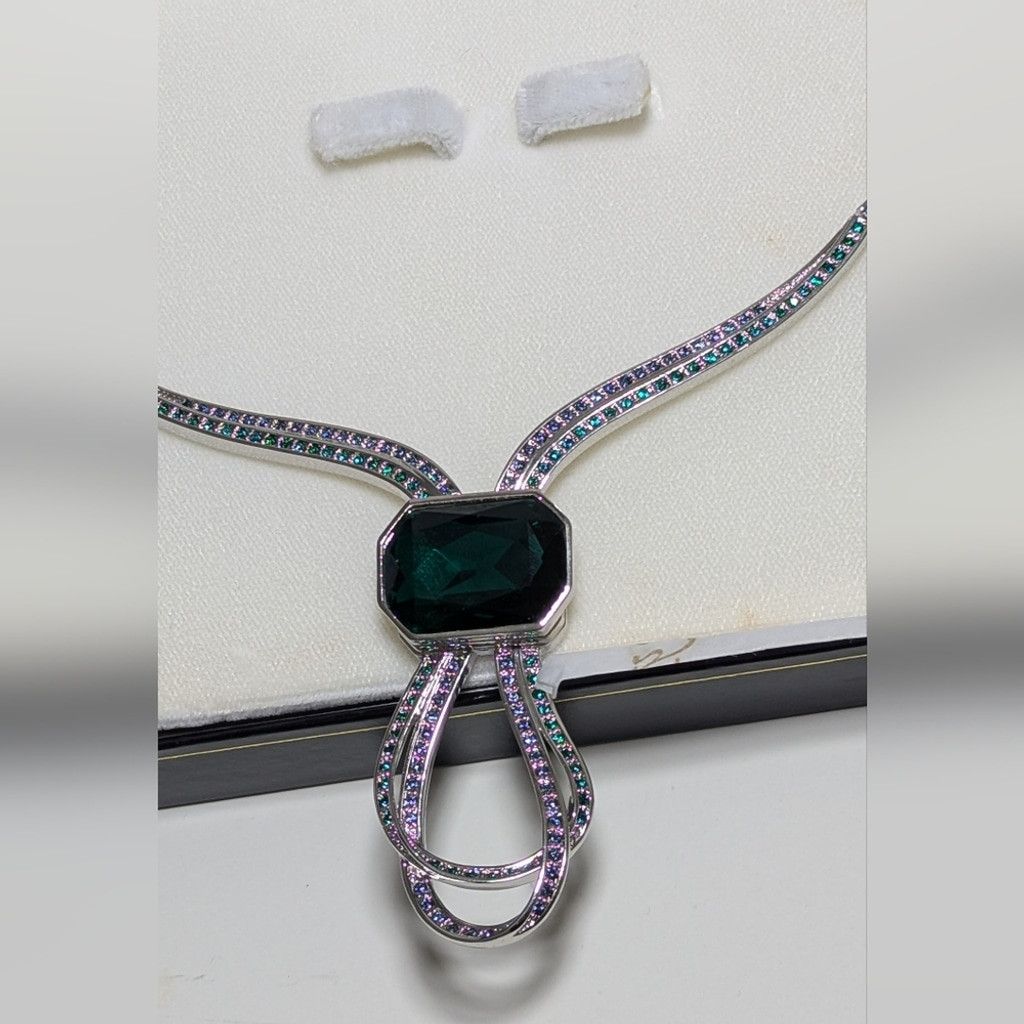 Other Fifth Avenue Collection Swarovski Emerald Crystals Necklace Size ONE SIZE - 15 Thumbnail