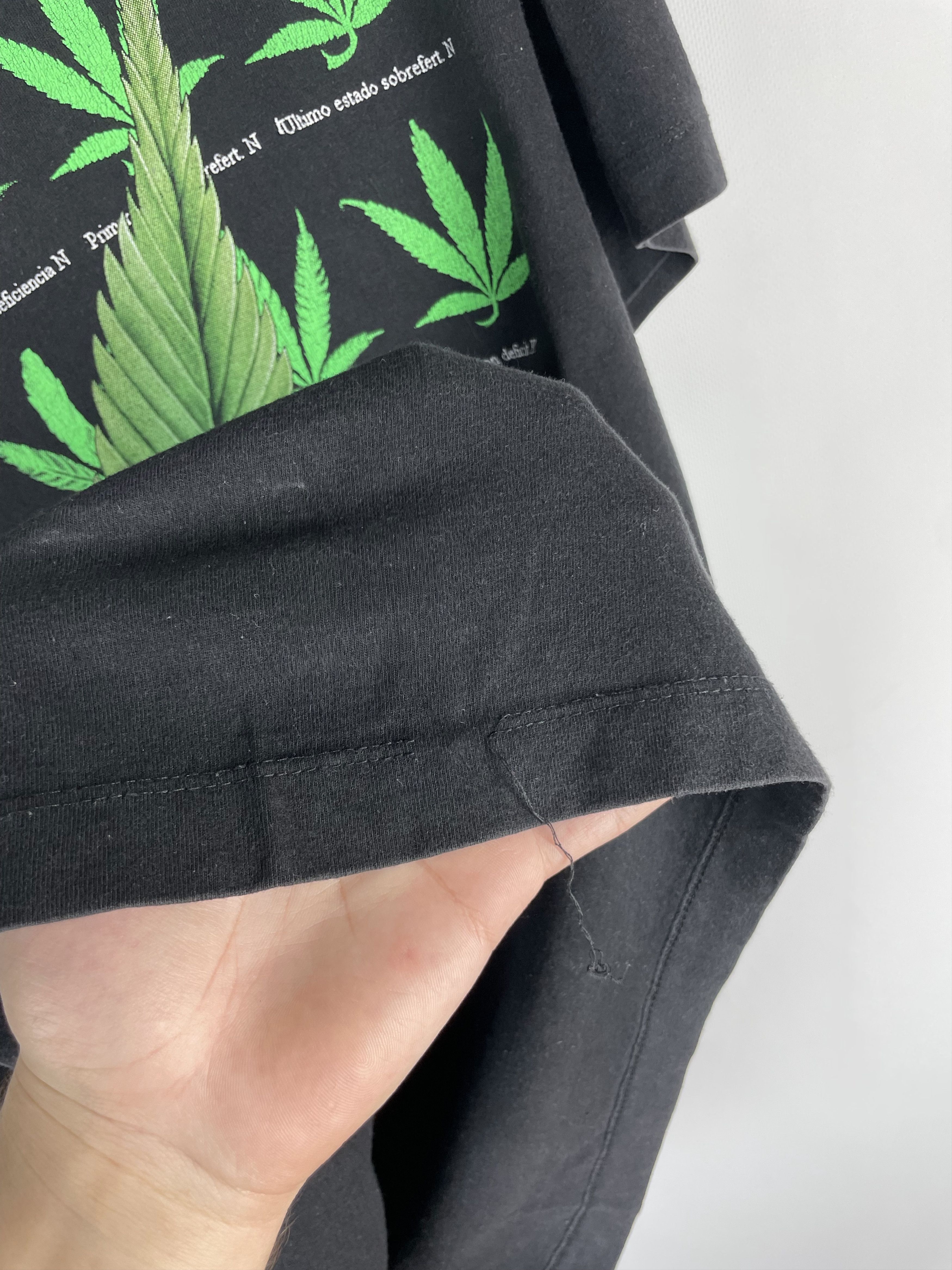 Vintage VINTAGE MARIJUANA TEE DISTRESSED Size US L / EU 52-54 / 3 - 7 Thumbnail