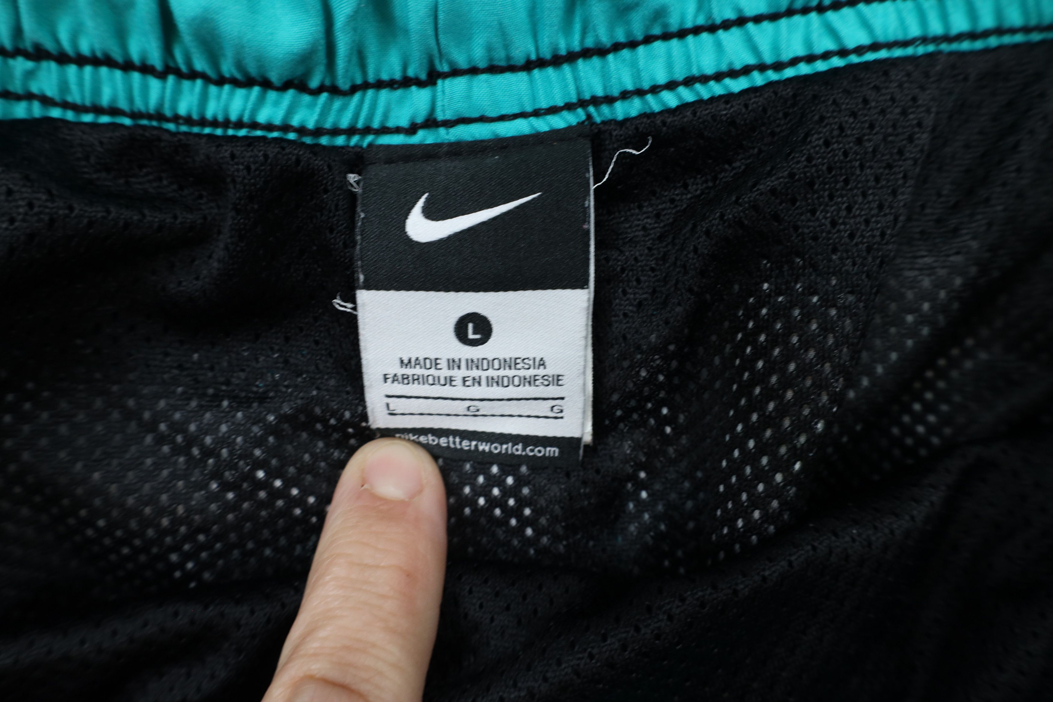 Nike × Vintage Vintage Nike Mini Swoosh Lined Above Knee Shorts Trunks Size US 34 / EU 50 - 6 Thumbnail