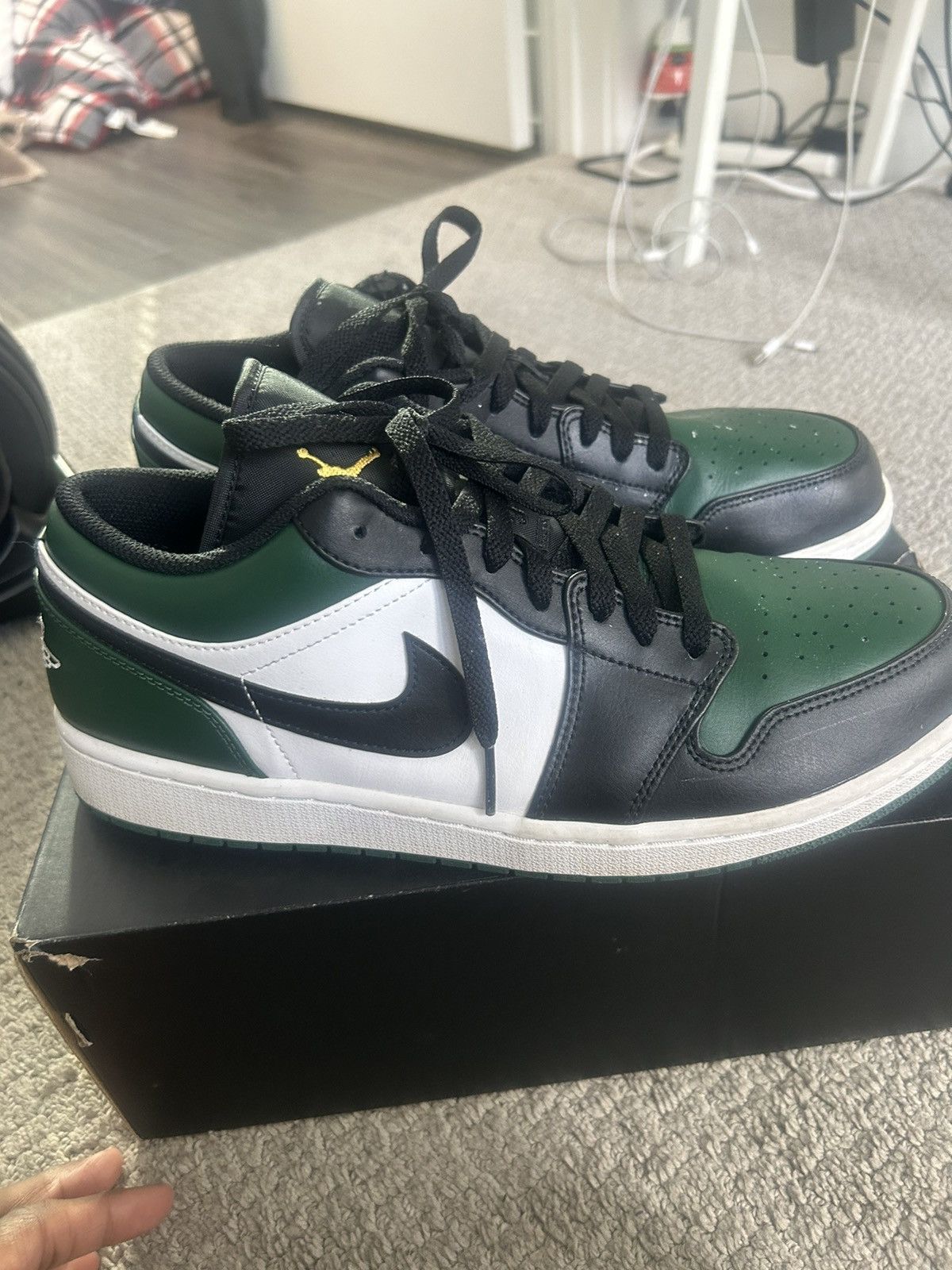 Jordan Brand Jordan 1 low Green Toe Size US 12 / EU 45 - 10 Thumbnail