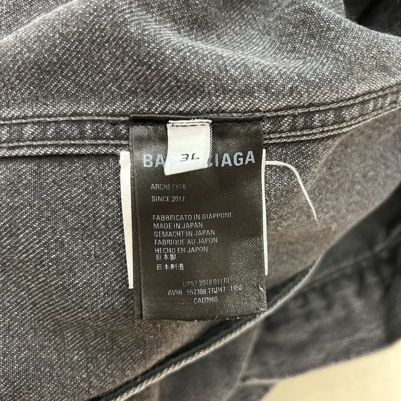 Balenciaga Balenciaga Black and red washing destroys jacket. Size M / US 6-8 / IT 42-44 - 4 Thumbnail