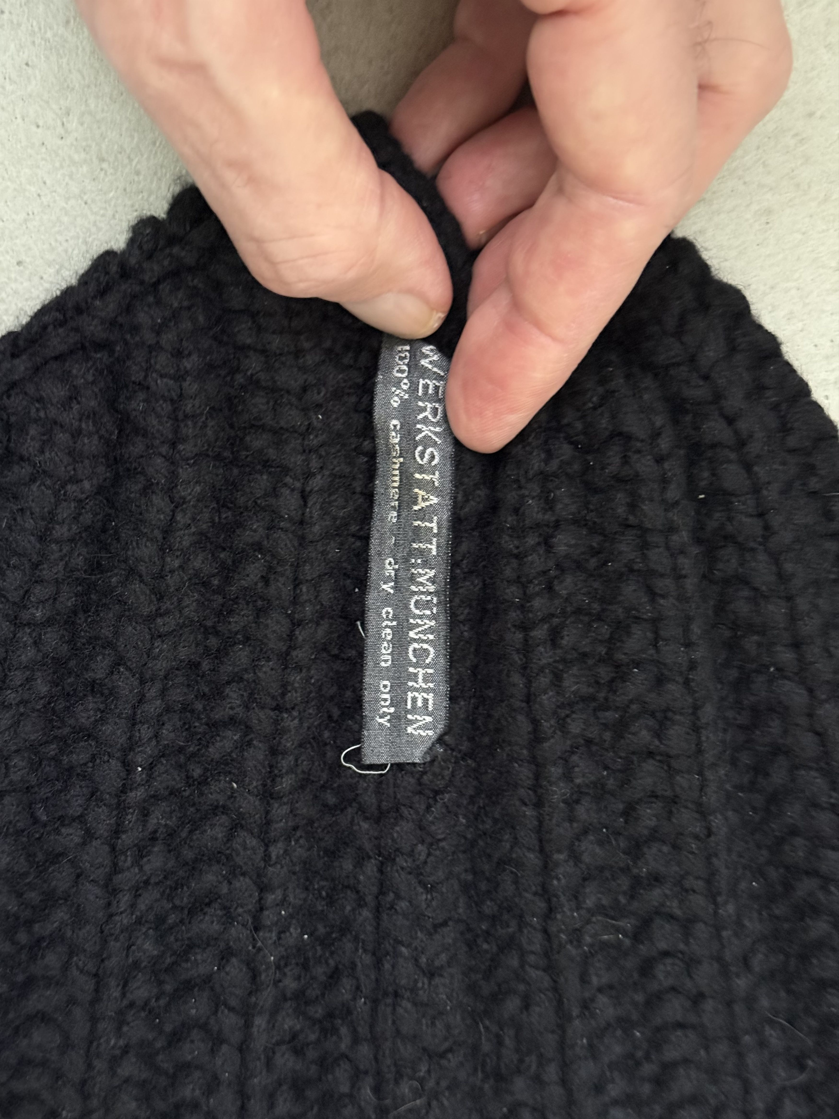 Werkstatt Munchen Werkstatt Munchen Cashmere Beanie with Silver Size ONE SIZE - 4 Thumbnail