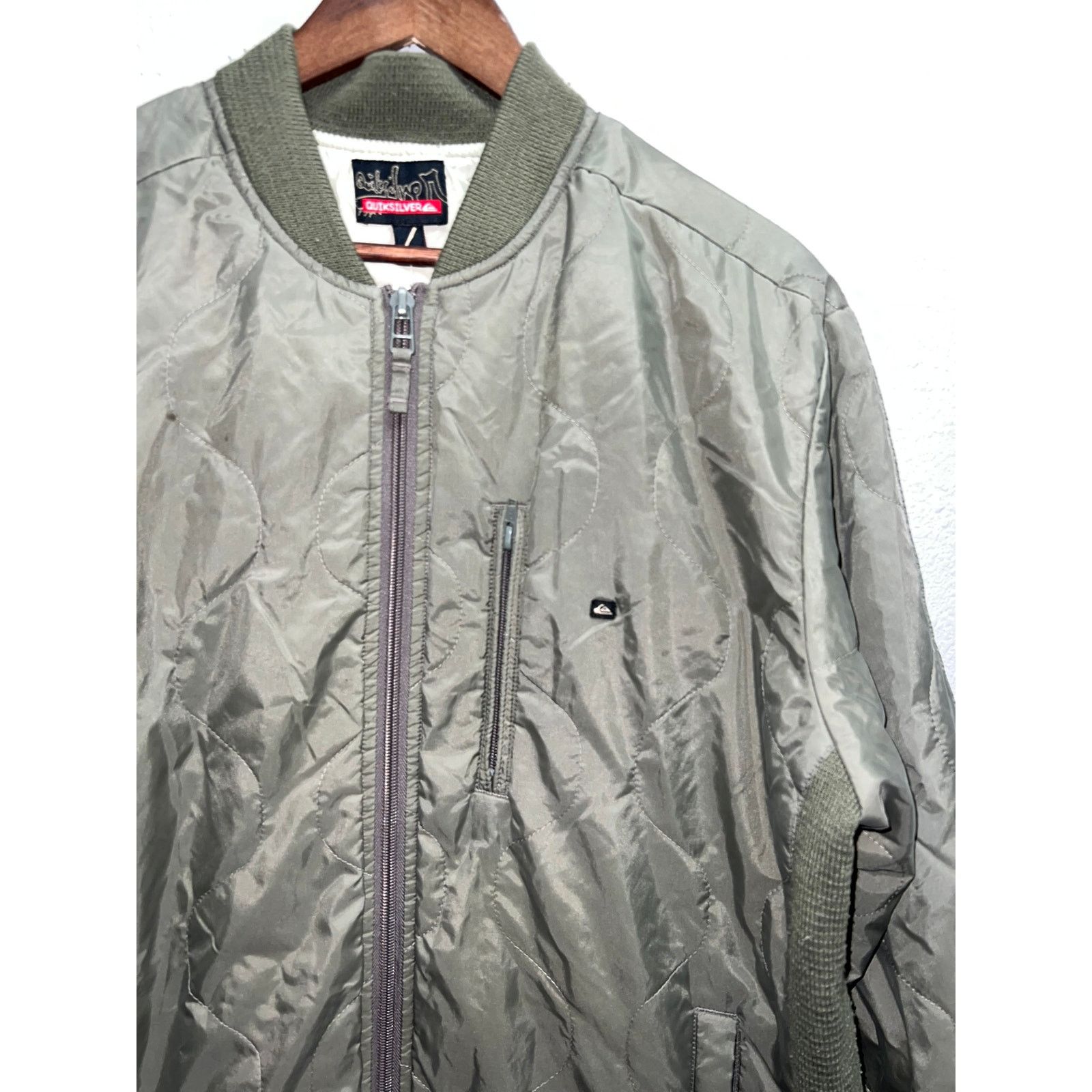 Vintage Vintage Quiksilver Bomber Jacket Quilted Green Full Zip L Size US L / EU 52-54 / 3 - 2 Thumbnail