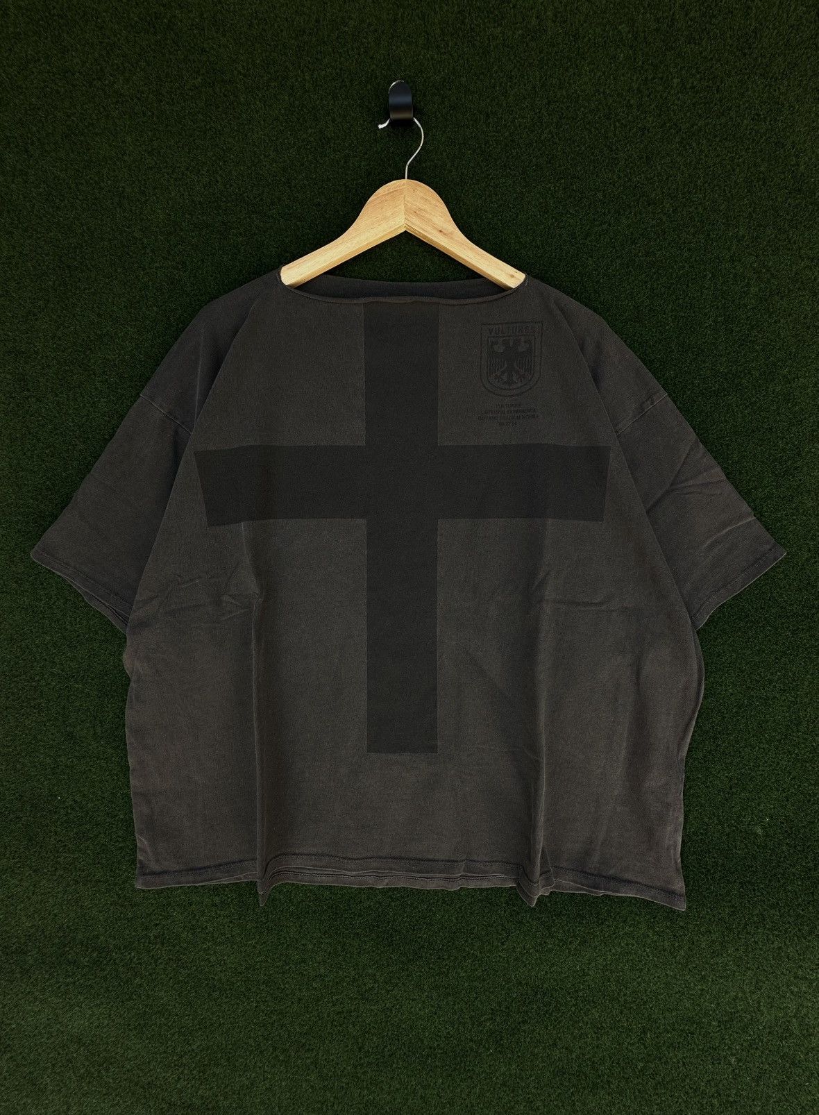 Yeezy Vultures Size 3 Korea Merch T-Shirt Black
