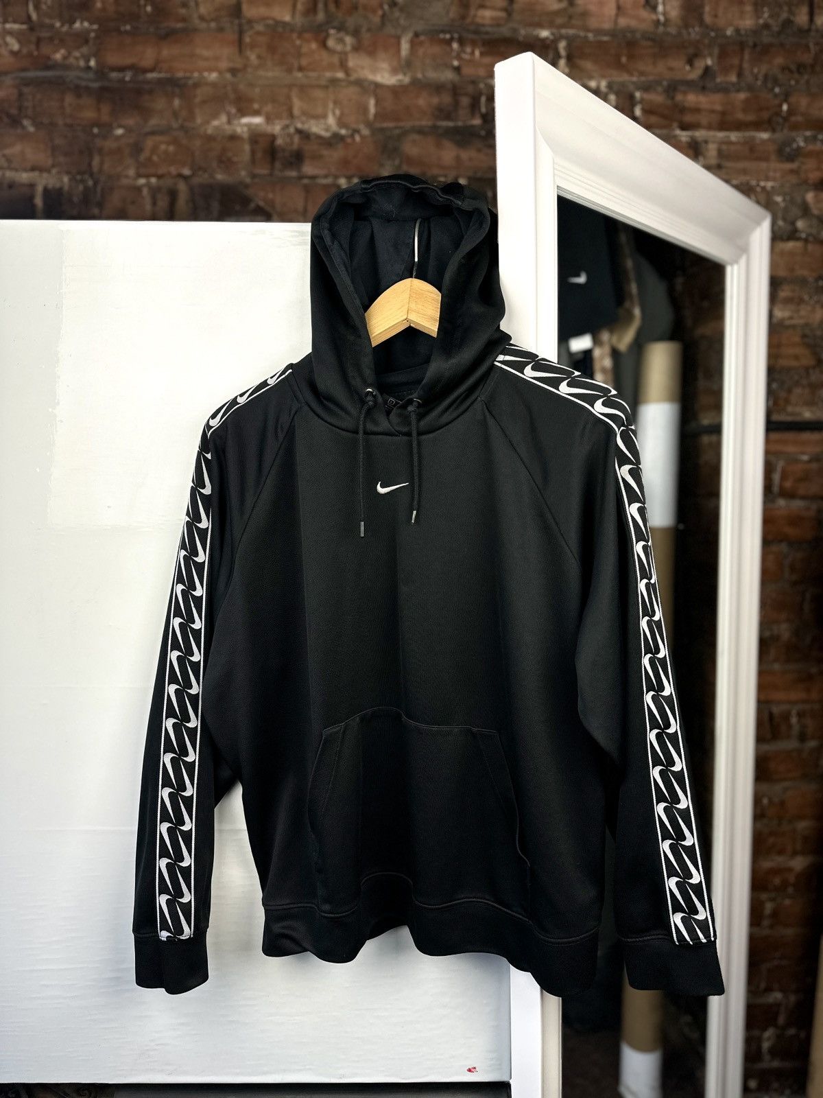Nike × Nike ACG Women’s Hoodie Nike Lampas Center Logo Black Size: L Size L / US 10 / IT 46 - 1 Thumbnail