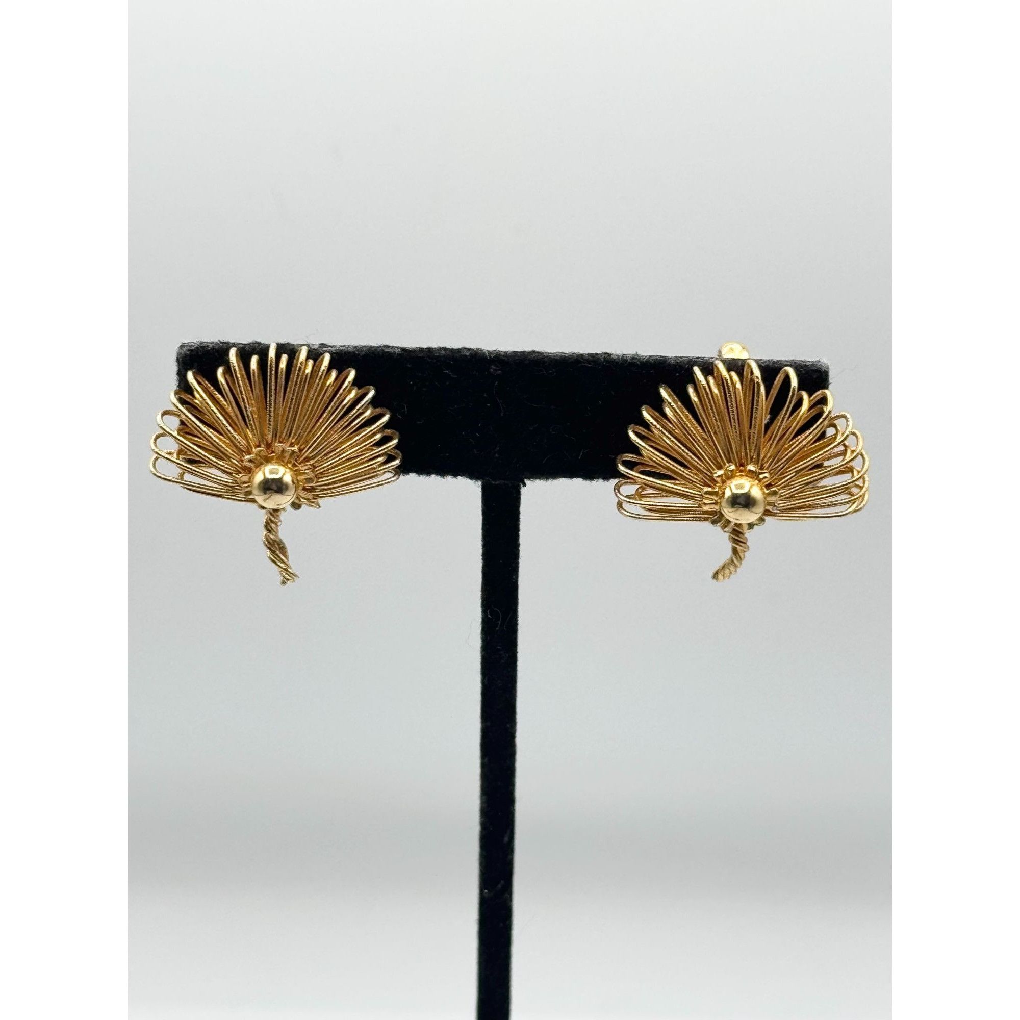 Vintage Vintage gold wire flower clip on earrings Size ONE SIZE - 2 Thumbnail