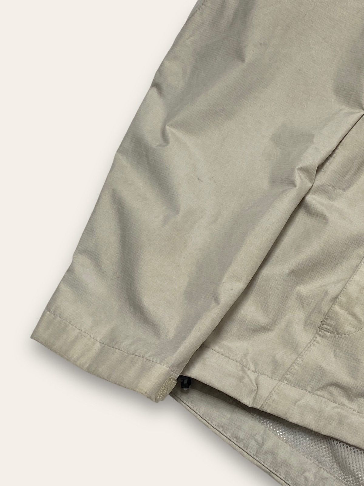The North Face Vintage THE NORTH FACE Grey Waterproof Windbreaker Shell Size US M / EU 48-50 / 2 - 16 Thumbnail