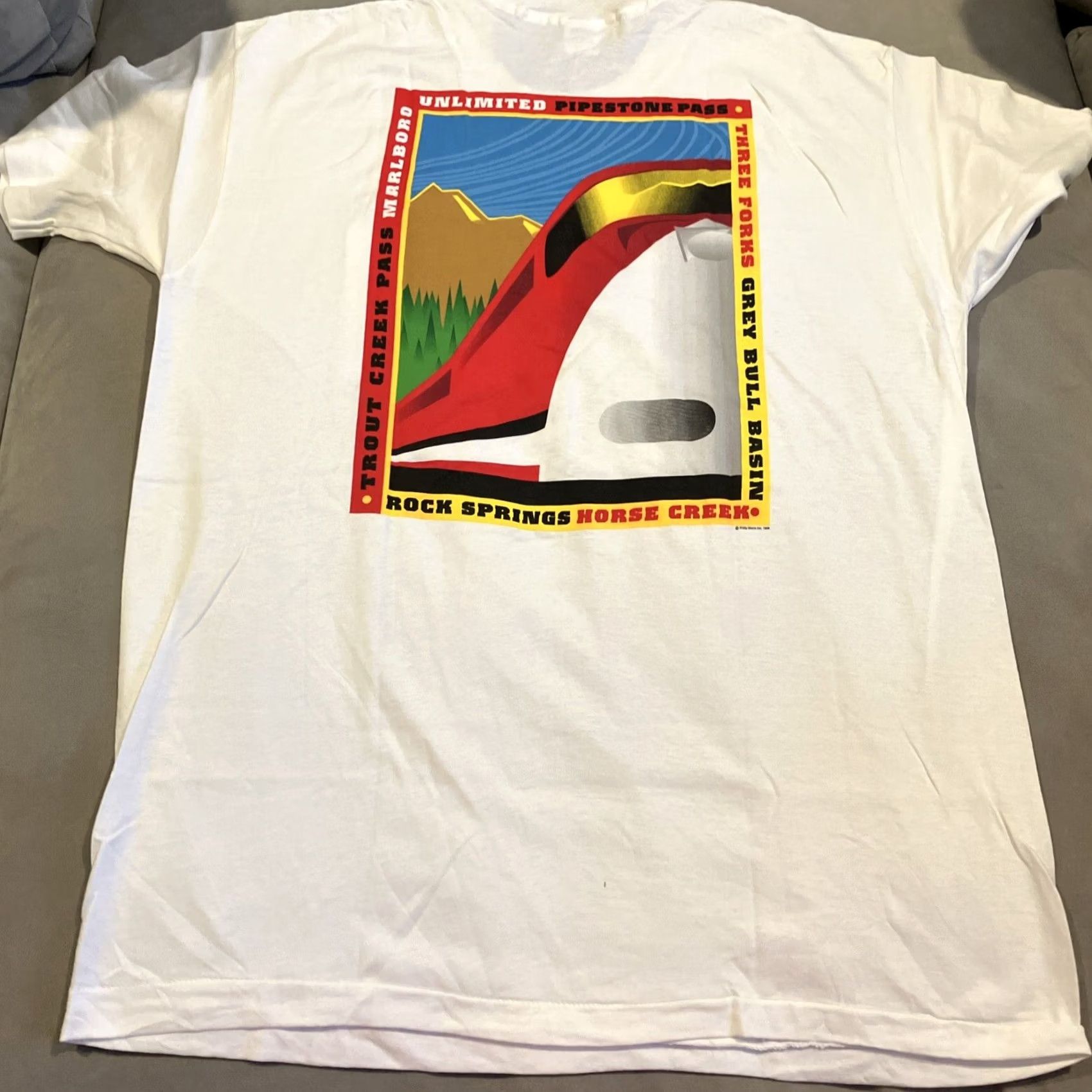 Fruit Of The Loom VINTAGE Marlboro Unlimited Pipestone Pass Pocket T Shirt XL White Cotton Mens Pocket T-Shirt 1996 Size US XL / EU 56 / 4 - 6 Thumbnail